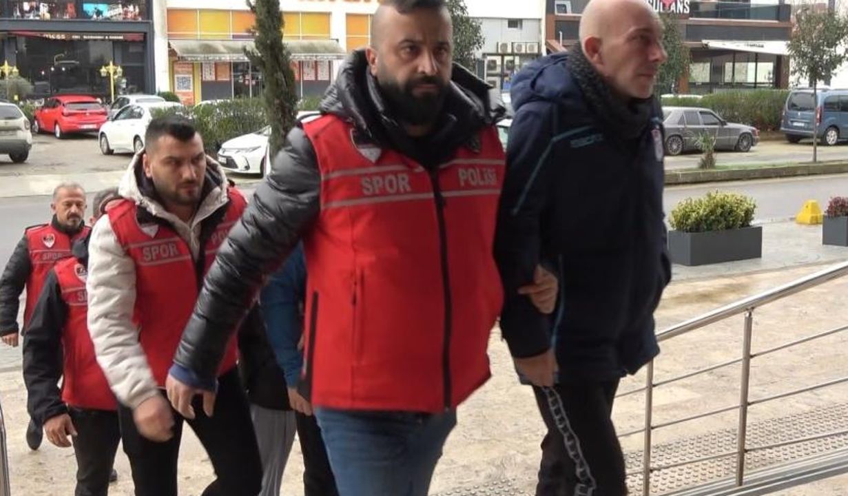 Trabzonspor-Fenerbahçe derbisinde olaylara karışan 7 kişi adliyede! Meğer o maskeli taraftar... - 3. Resim