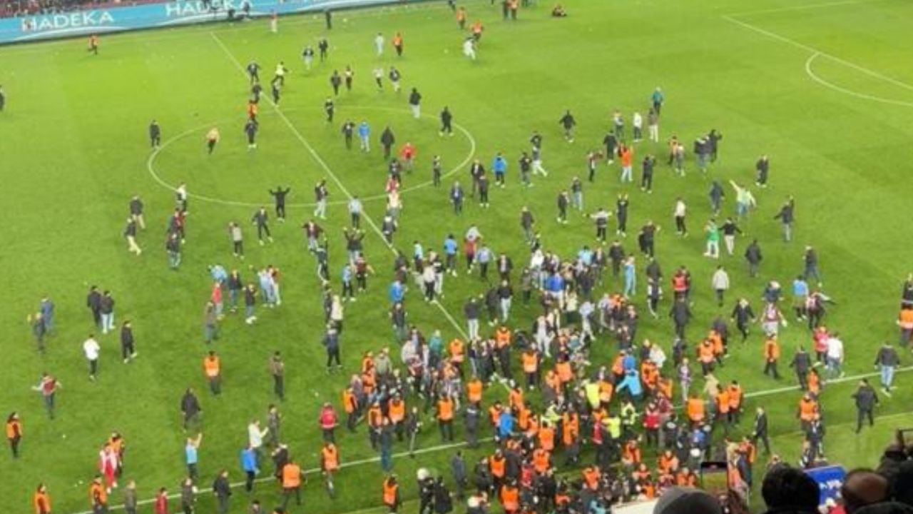 Trabzonspor-Fenerbahçe maçının ardından sular durulmuyor! Sarı-lacivertli futbolcular hakkında suç duyurusu - 1. Resim