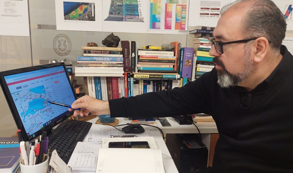 “Yalova’daki hareketlenmeler Kuzey Anadolu fay hattının Marmara Denizi içerisindeki koluna sıçrama yapabilir” - 1. Resim
