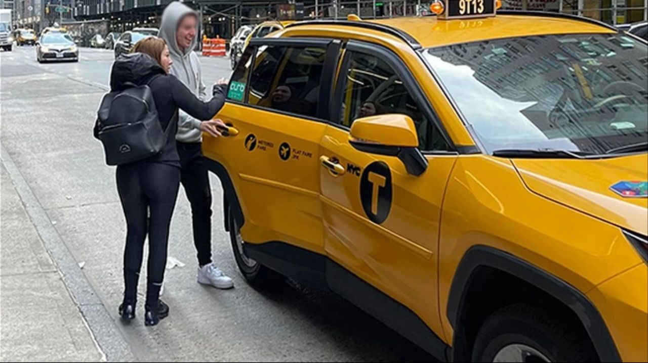 Yazar Eylem Tok ve oğlu hakkında yeni detaylar ortaya çıktı: Bir sonraki durakları İngiltere mi? - 4. Resim