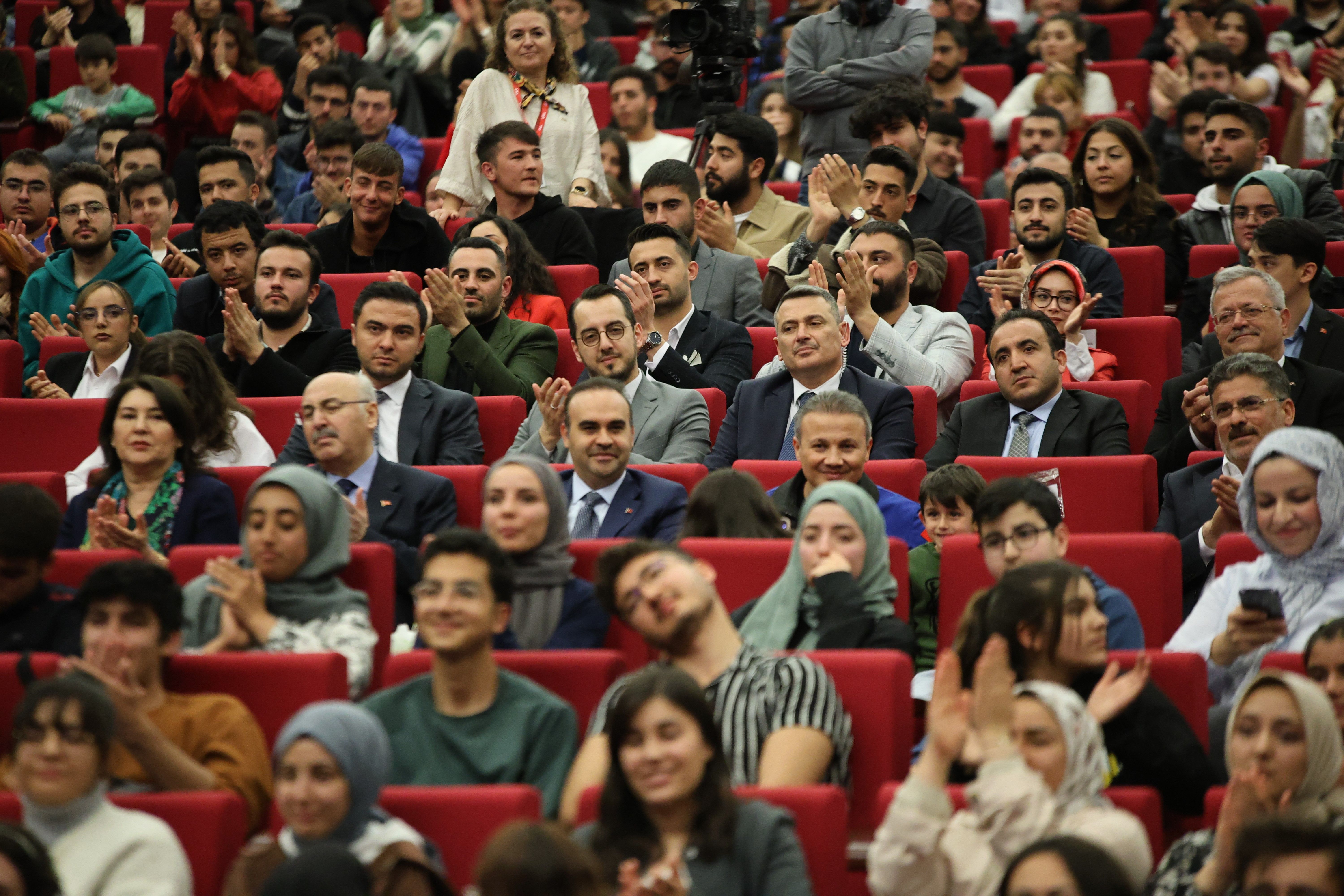 Bakan Kacır: “İHA denince akla İhlas Haber Ajansı geliyordu” - 1. Resim