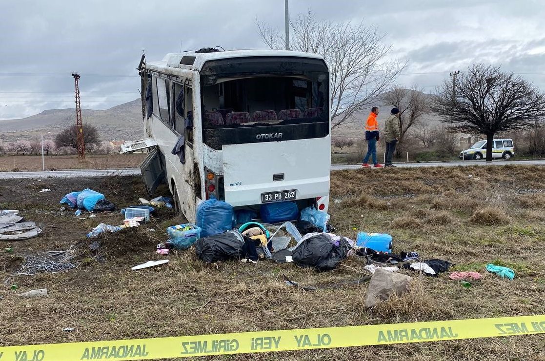 Cezaevi nakil aracı devrildi: 1'i ağır 11 yaralı - 1. Resim