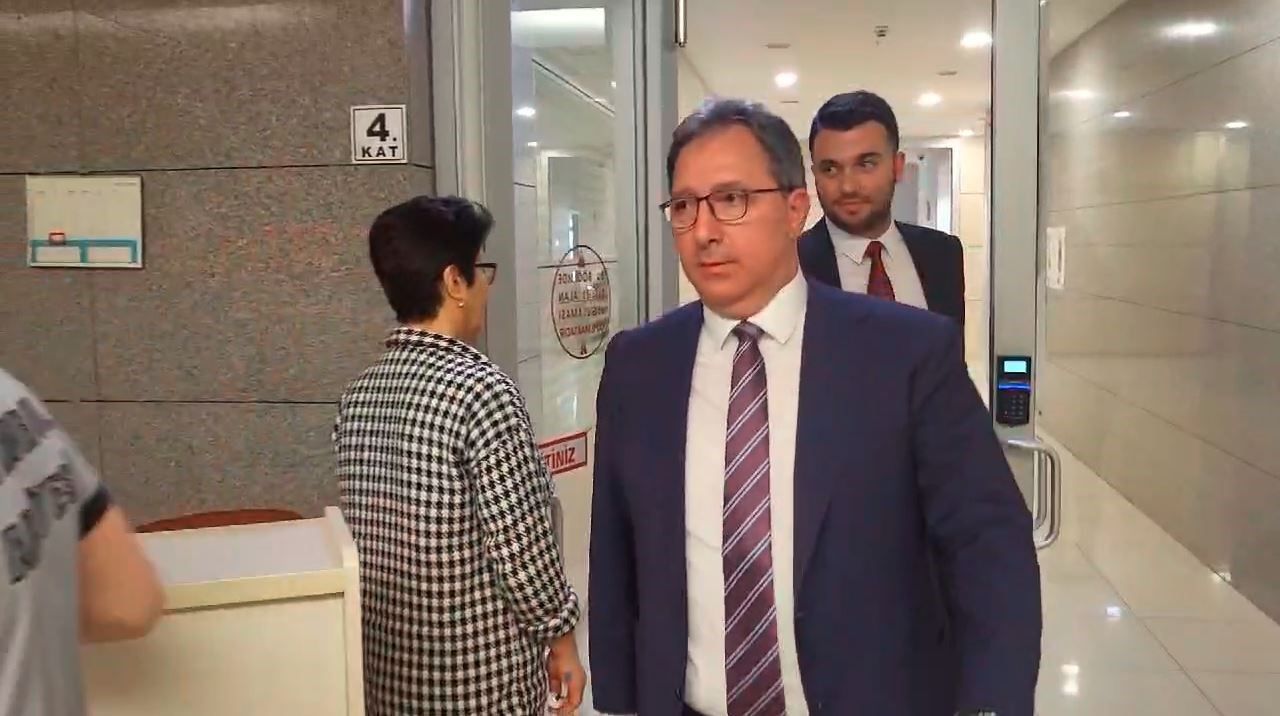CHP'deki 'para sayma' soruşturmasında kritik ifade: Paraları 'İmamoğlu'nun kasası' getirmiş CHP'deki 'para sayma' görüntüsünde kritik ifade: Paraları 'İmamoğlu'nun kasası' getirmiş - 1. Resim