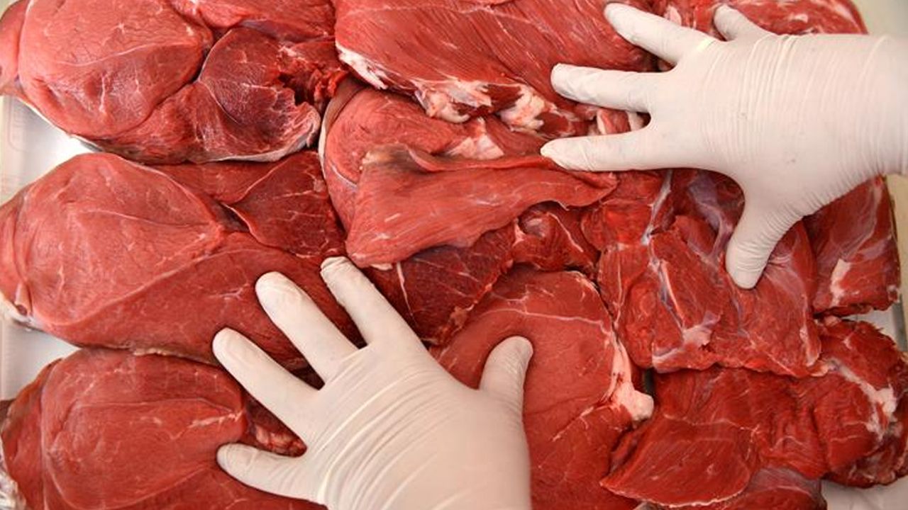 Ete 'kırmızı' alarm! Hayvan sayısı azaldıkça fiyatlar zamlanıyor TÜDKİYEB Başkanı'ndan fiyat artışı iddiasına cevap: Et baronlarını  durdurun! | Türkiye Gazetesi