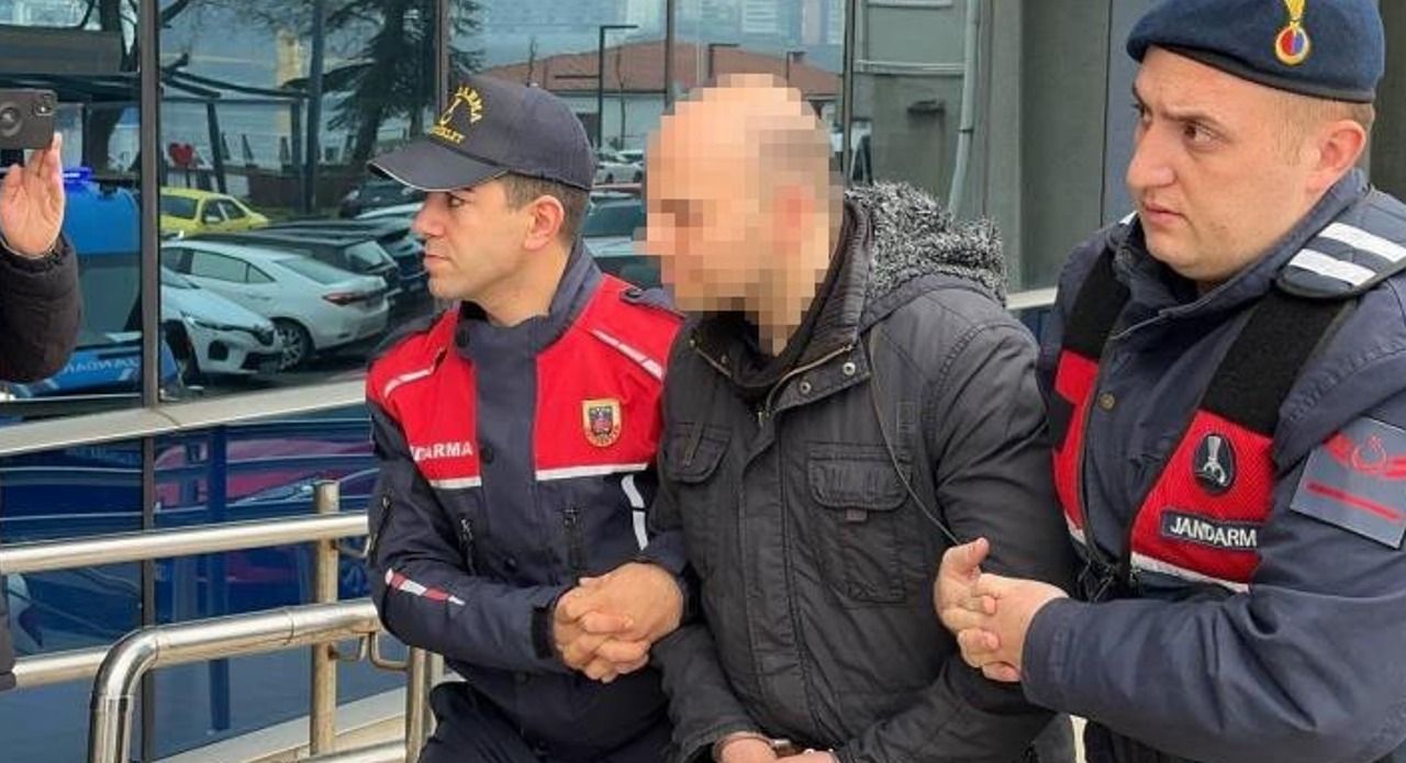 Kasiyere “Başımıza ne geldiyse kapalılar yüzünden geldi” diyen öğretmene 1 yıla kadar hapis talebi Kasiyere “Başımıza ne geldiyse kapalılar yüzünden geldi” diyen öğretmene 1 yıla kadar hapis talebi - 1. Resim