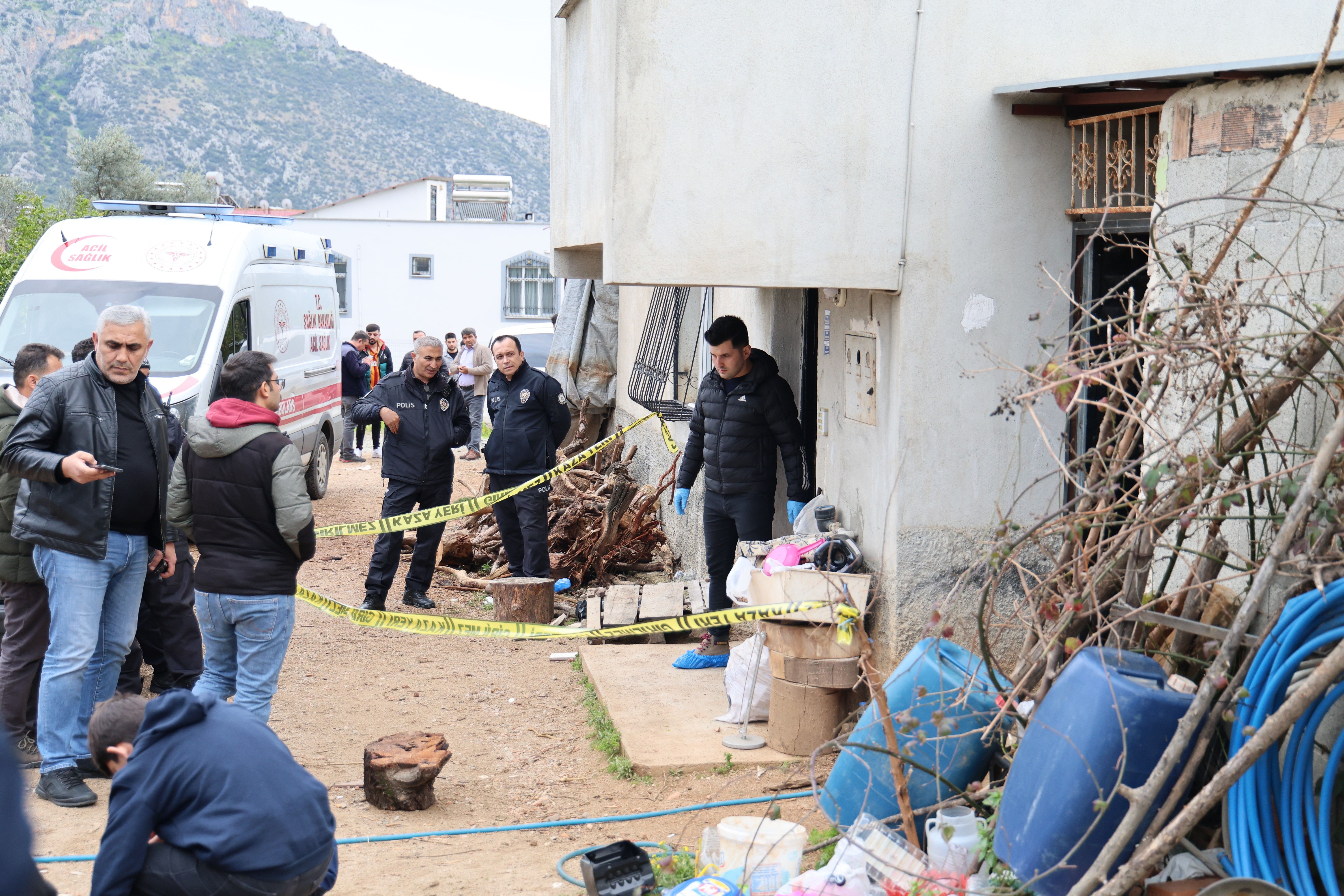 Kocası ölü bulunan kadın ve çocuğu kayıplara karıştı Kocası ölü bulunan kadın ve çocuğu kayıplara karıştı - 2. Resim