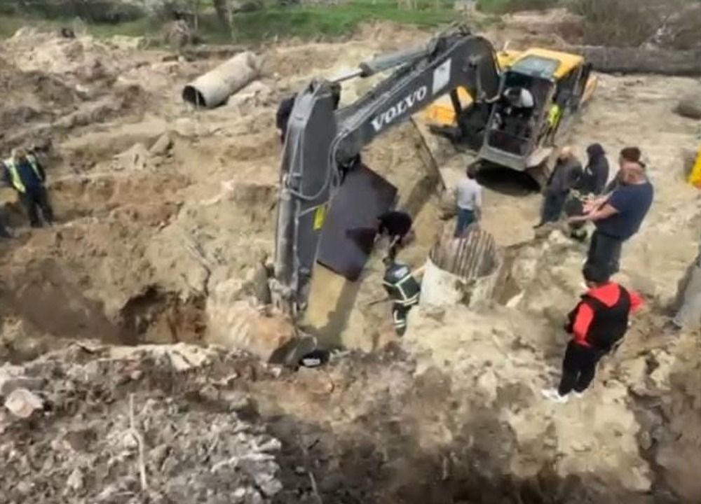 Tekirdağ'da hızlı tren hattı şantiyesinde 2 işçi kayan toprağın altında kaldı - 1. Resim