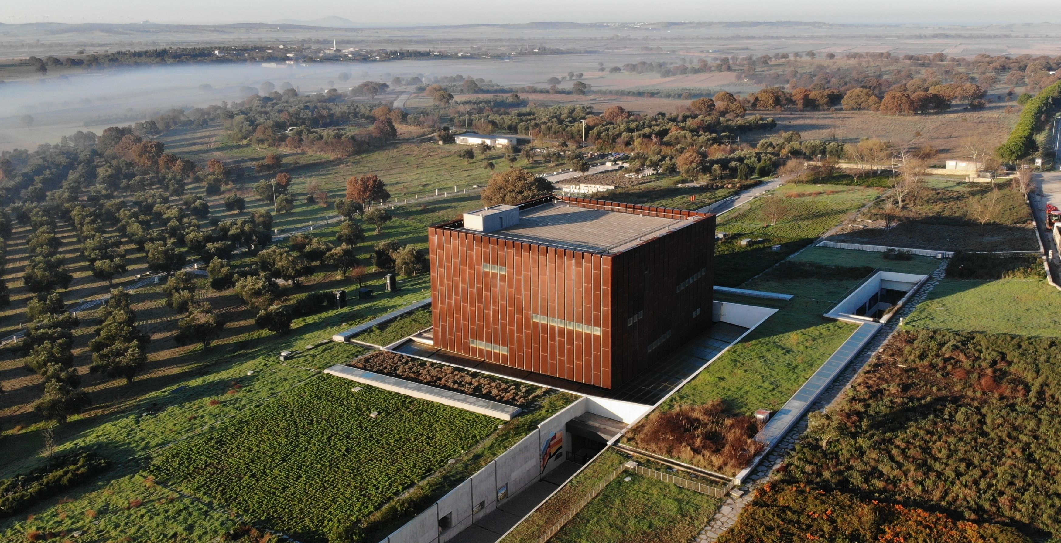 65 yaş üstü ücretsiz uygulaması Türkiye'de ilk kez Troya Müzesi'nde başladı 65 yaş üstü ücretsiz uygulaması Türkiye'de ilk kez Troya Müzesi'nde başladı - 1. Resim