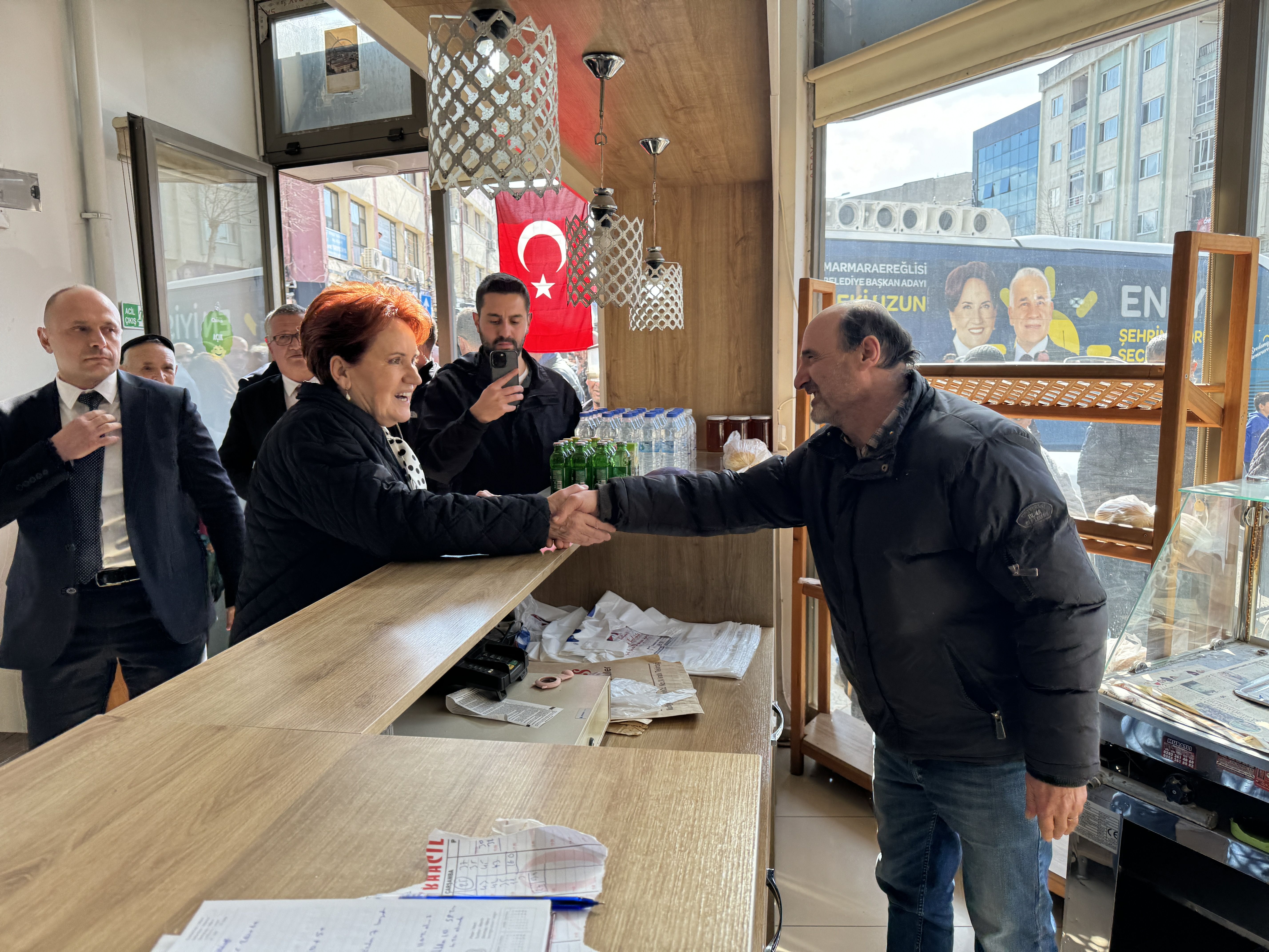 Akşener: Bugüne kadar hep birilerini seçtirdim, ilk defa kendim için oy istiyorum Akşener: Bugüne kadar hep birilerini seçtirdim, ilk defa kendim için oy istiyorum - 1. Resim