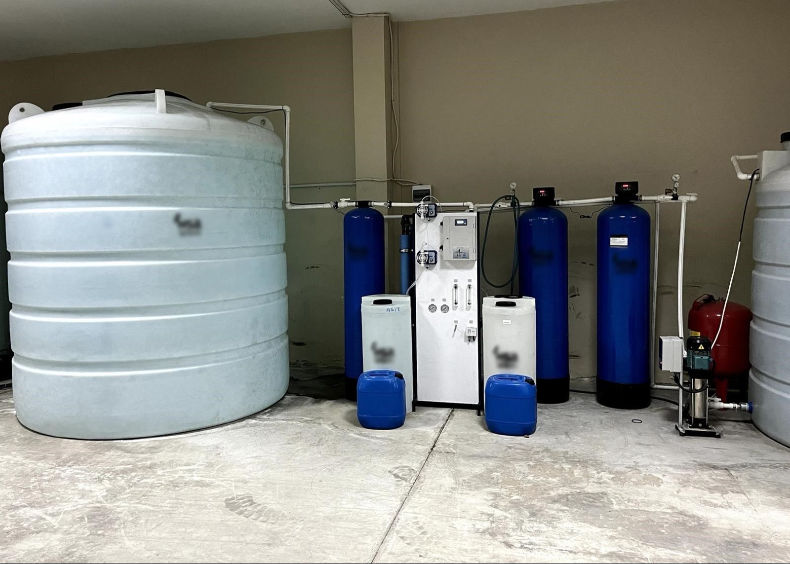 İnsan sağlığını böyle tehlikeye attılar! Sahte alkol tesisinde tam 20 ton etil alkol ele geçirildi - 2. Resim