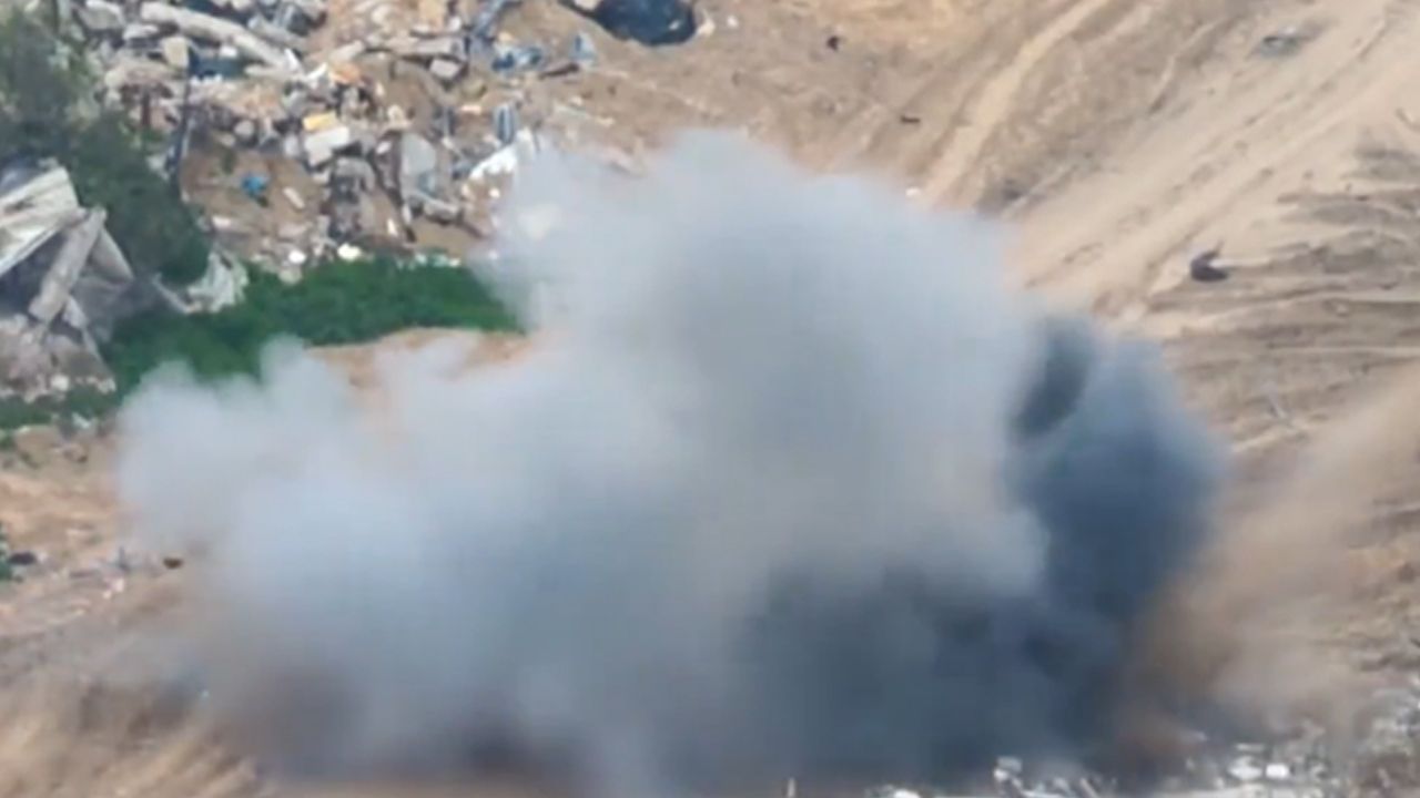 Dehşete düşürüren görüntüler! İsrail, Gazze'de İHA ile izlediği 4 sivili bombaladı İsrail’in hain planı deşifre oldu! Drone ile sivil katliamına başladılar - 2. Resim