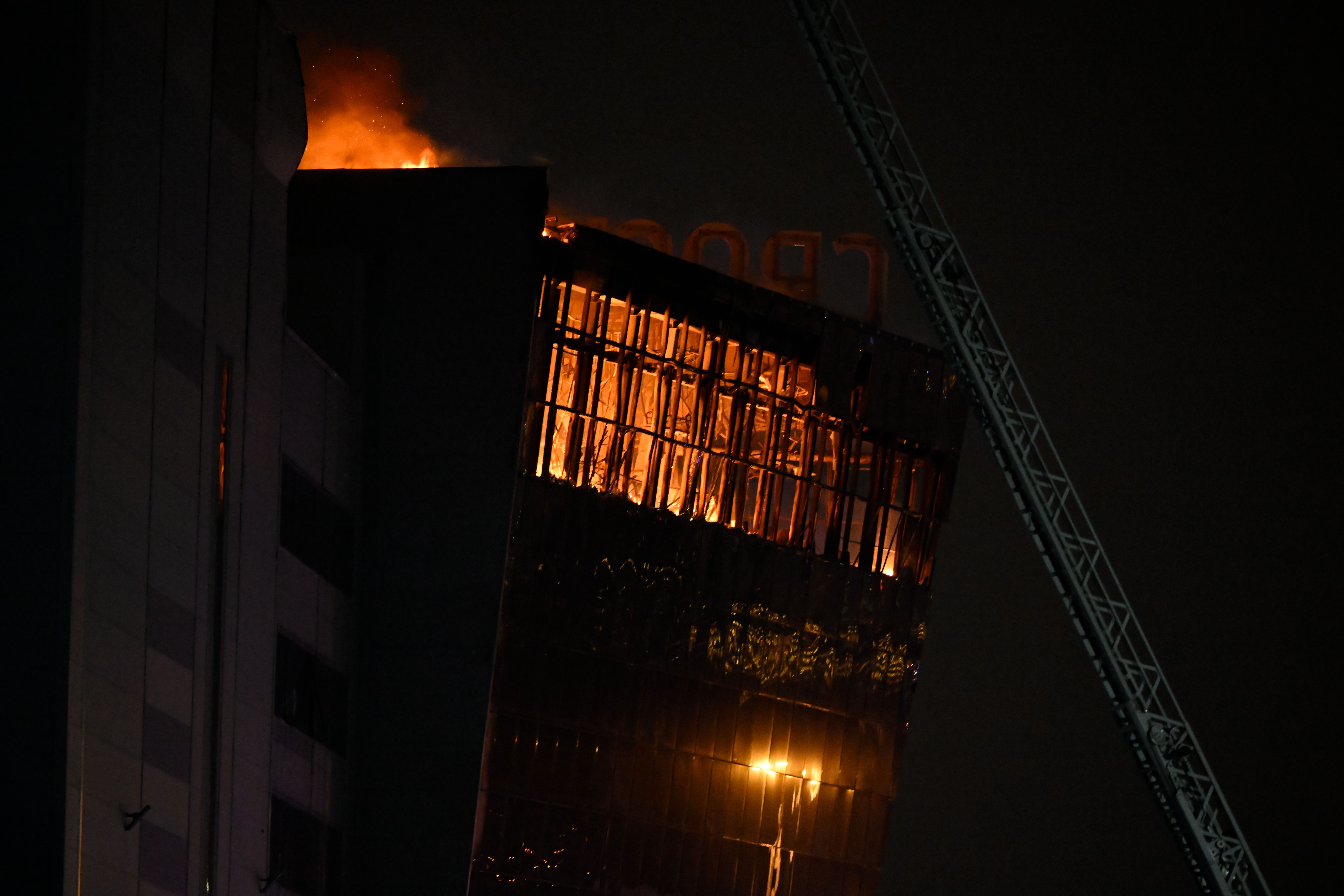 Rusya'da konser salonunda silahlı saldırı... En az 40 ölü, 100’den fazla yaralı var - 1. Resim