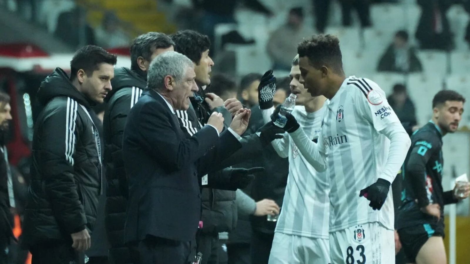 Santos'tan Gedson'a hücum emri! Ofansif aksiyonlarda yer almasını istedi Santos'tan Gedson'a hücum emri! Ofansif aksiyonlarda yer almasını istedi - 1. Resim