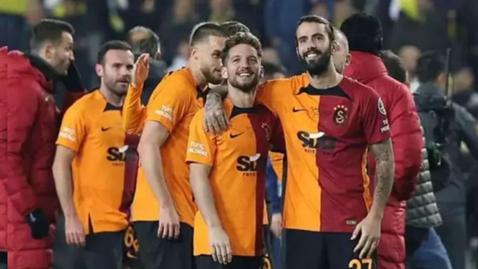 Sergio Oliveira'nın affedilmesinde Mertens etkisi! Belçikalı konuştu Portekizli geri adım attı Segio Oliveira'nın affedilmesinde Mertens etkisi! Belçikalı konuştu Portekizli geri adım attı - 1. Resim