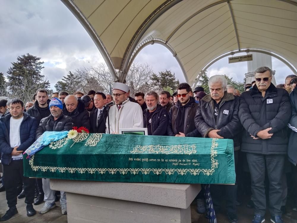 Yeşilçam'ın 'gamzelisi' için sözün bittiği yer... Bahar Öztan son yolculuğuna uğurlandı Yeşilçam'ın 'gamzelisi' için