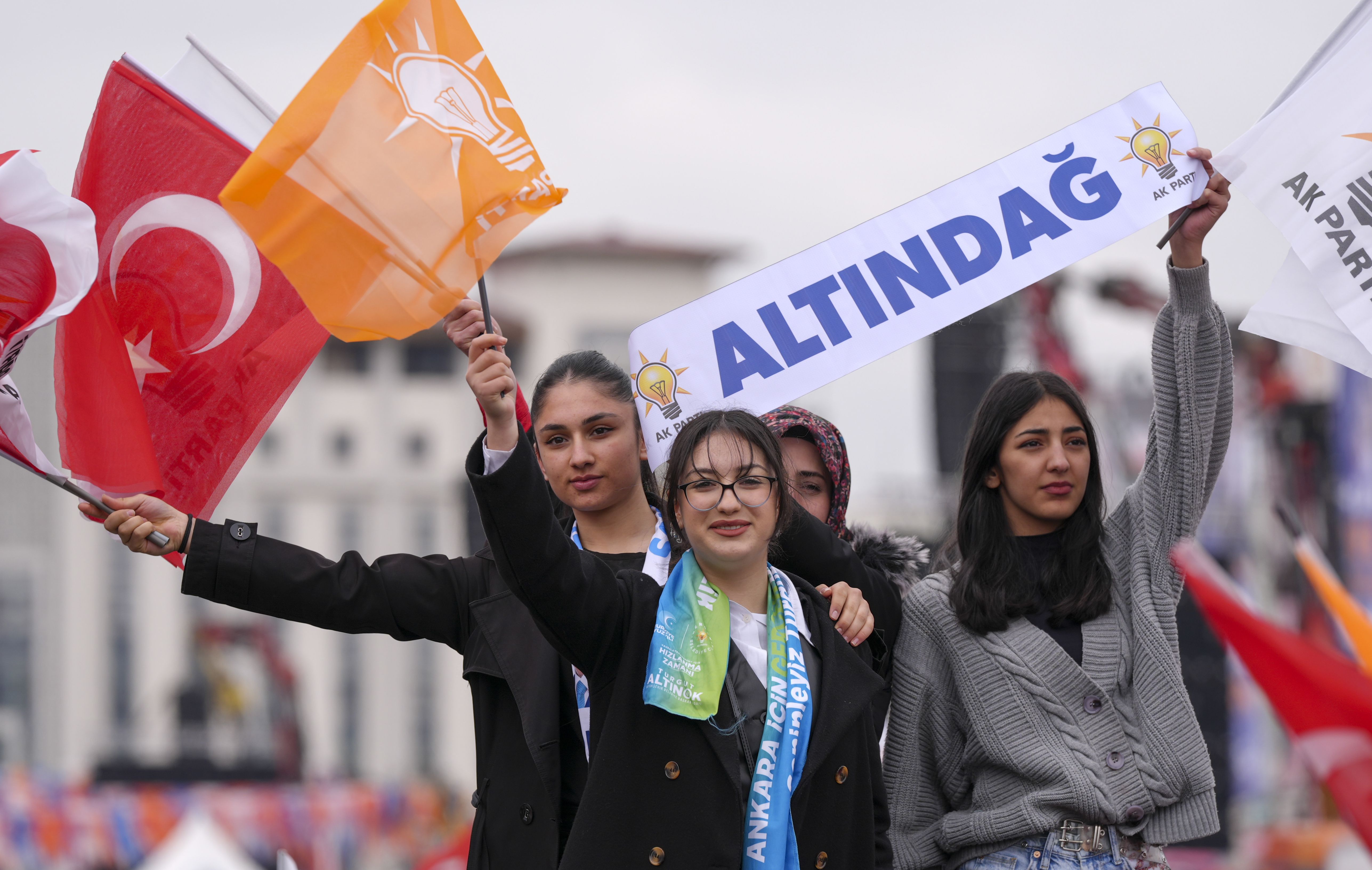 Cumhurbaşkanı Erdoğan'dan muhalefete: Ortada matruşka ittifakı var, seçmenin haberi yok Cumhurbaşkanı Erdoğan Ankara mitinginde konuşuyor - 1. Resim