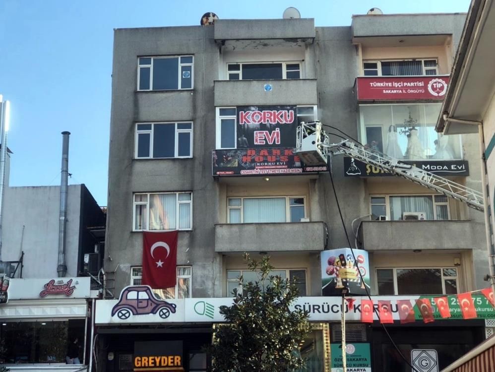 ‘Korku Evi’nde çıkan yangın gerçekten korkuttu - 1. Resim