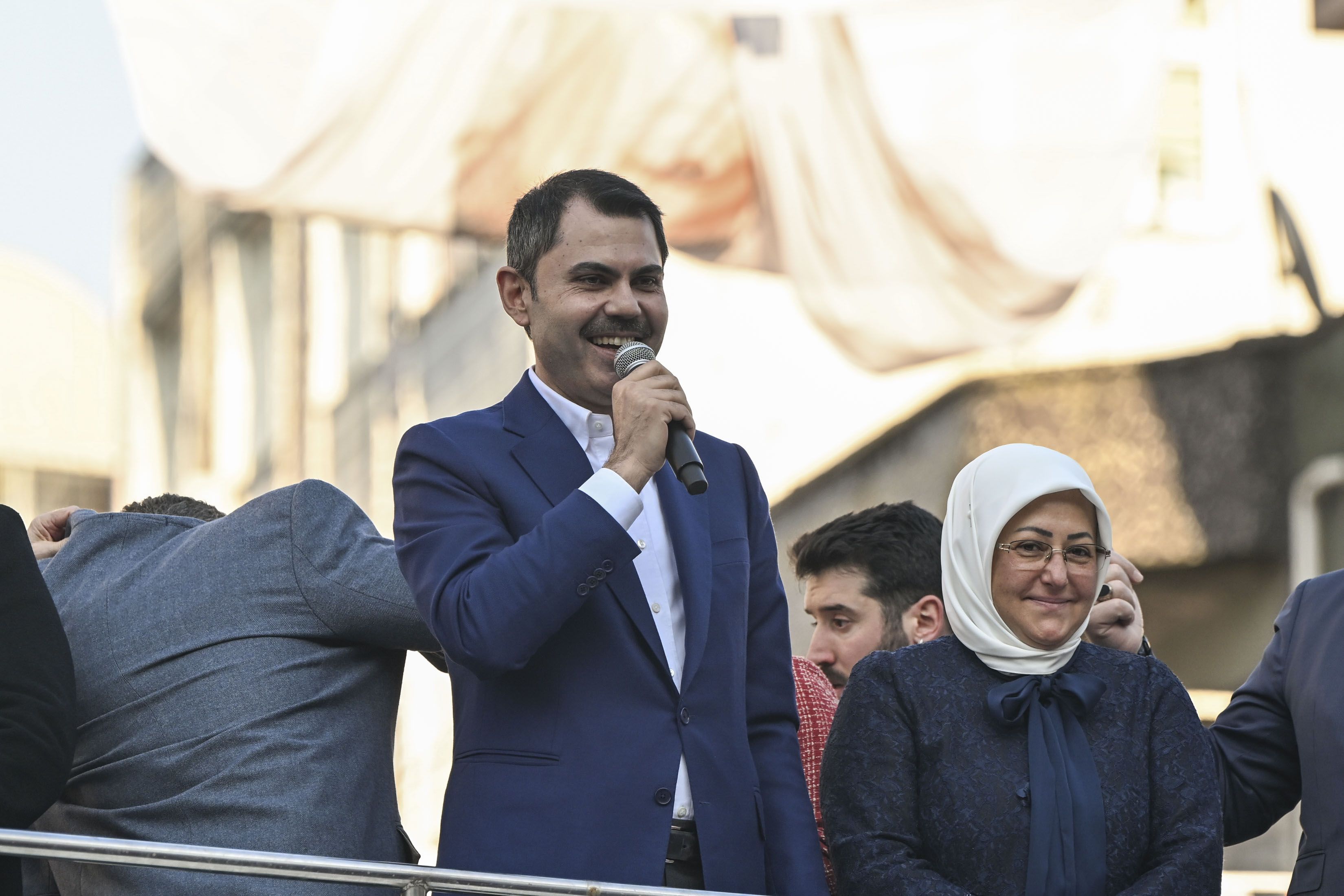 Murat Kurum'dan vaatlerini unutan İmamoğlu'na: Soru sorarlar diye TV'ye çıkamıyor Murat Kurum'dan vaatlerini unutan İmamoğlu'na: