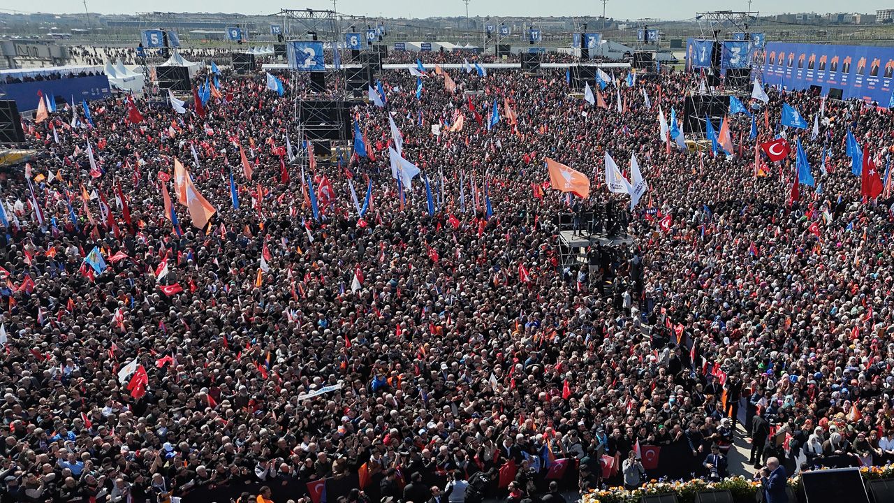 AK Parti Büyük İstanbul Mitingi... Cumhurbaşkanı Erdoğan: Bu şehir 30 yıl geriye gitti - 4. Resim