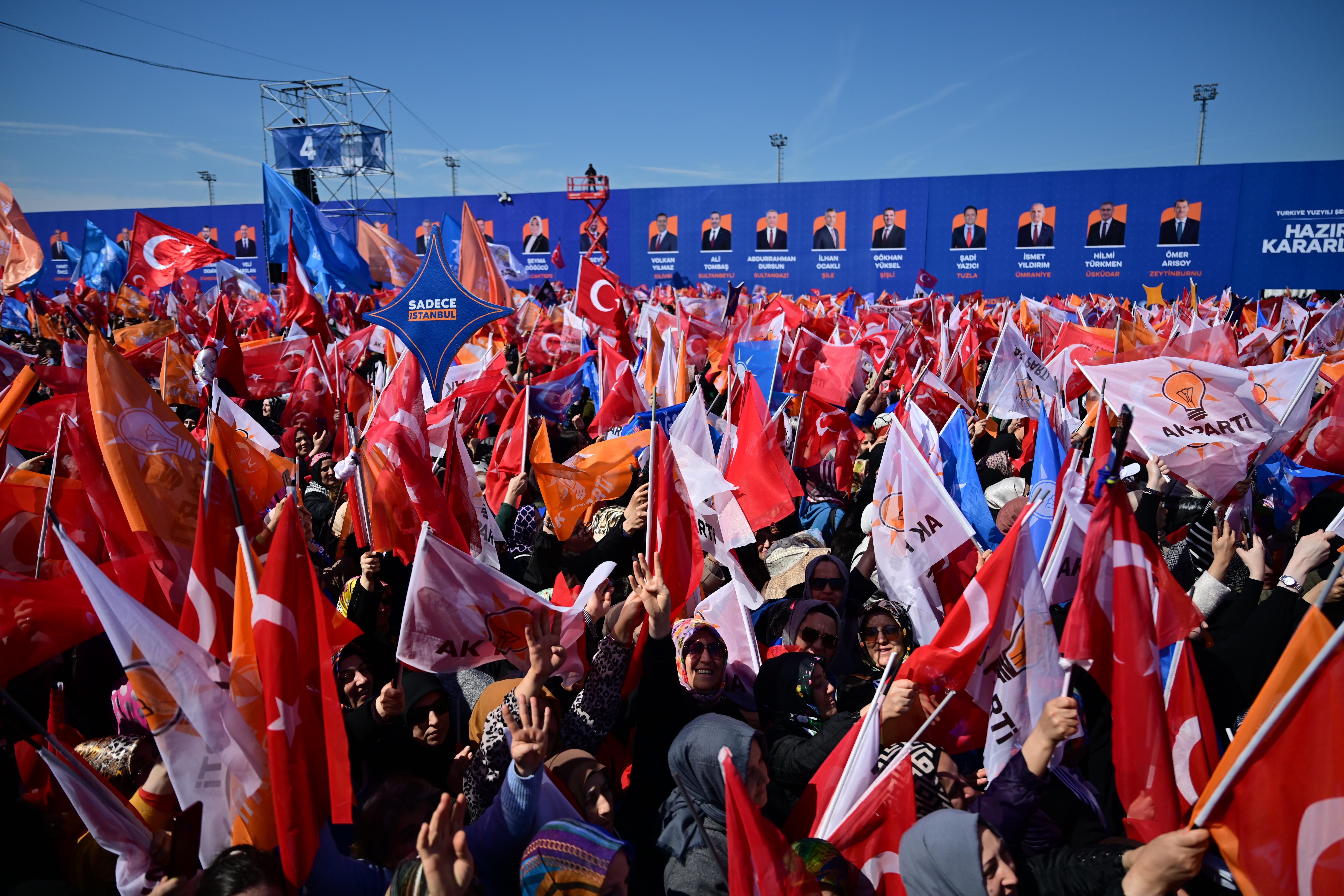 AK Parti İstanbul Mitingi... Cumhur İttifakı adayı Murat Kurum: İstanbul'da fetret devrini bitireceğiz. - 3. Resim