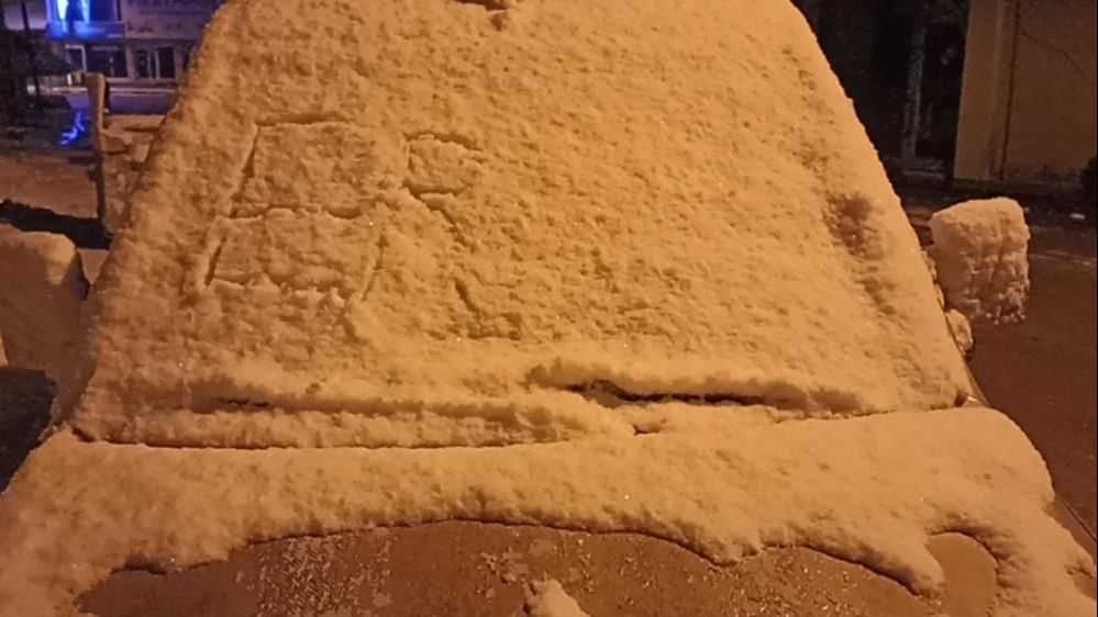 Gece yarısı başladı, lapa lapa yağdı! Kar kalınlığı 40 santimi buldu - 3. Resim