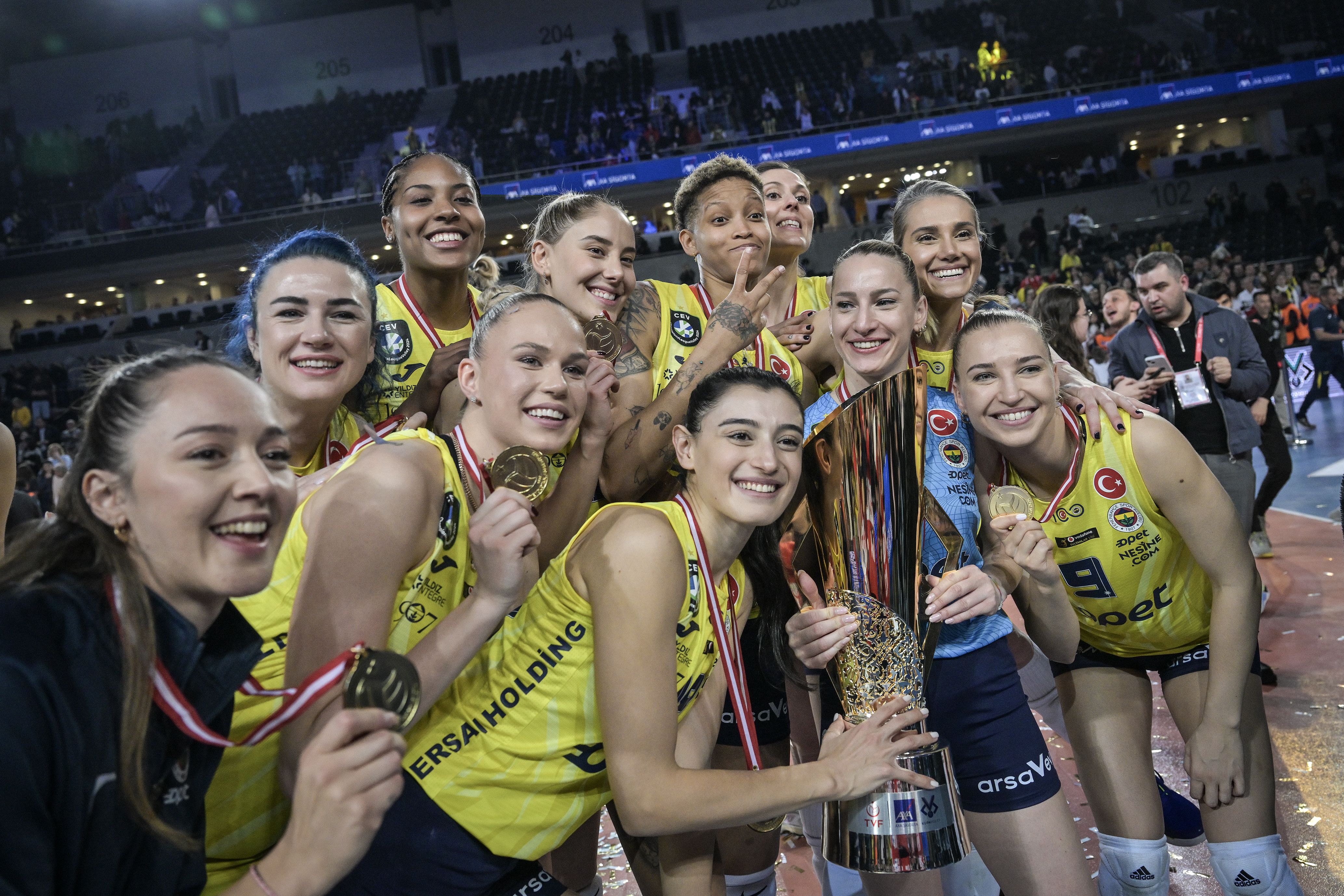Kupa Volley finali nefes kesti! Fenerbahçe Opet, Eczacıbaşı Dynavit'i devirerek şampiyon oldu - 2. Resim