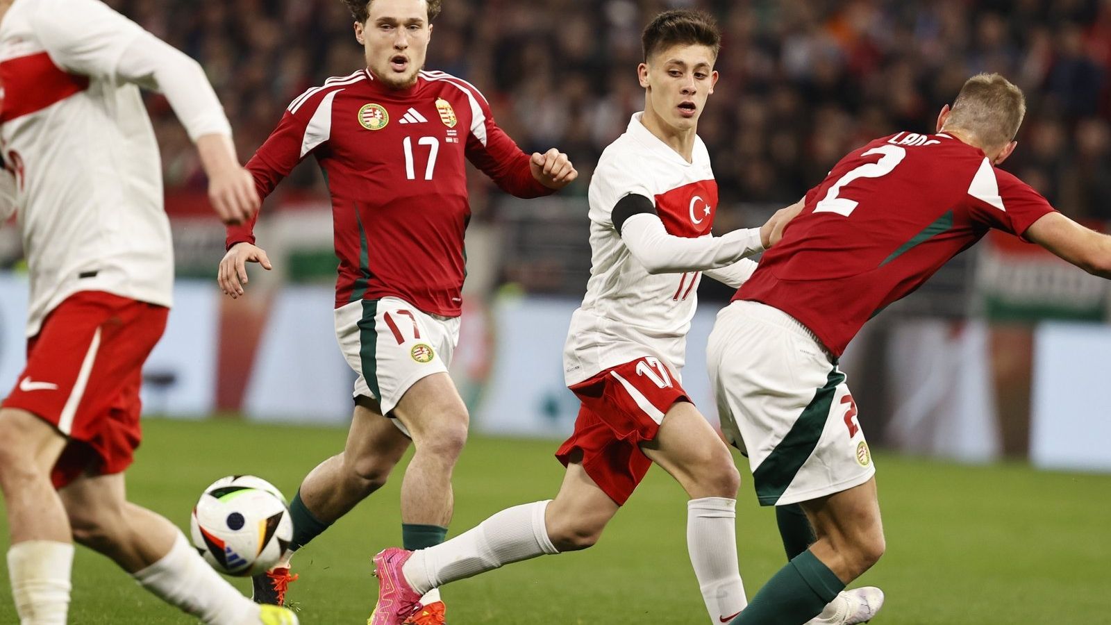 Montella'dan rotasyon kararı! Yıldızlar Avusturya karşısında sahaya çıkacak Montella'dan rotasyon kararı! Yıldızlar Avusturya karşısında sahaya çıkacak - 1. Resim