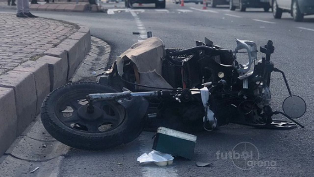 Süper Lig kulüp başkanı trafik kazası yaptı! İşte olay yerinden fotoğraflar - 1. Resim