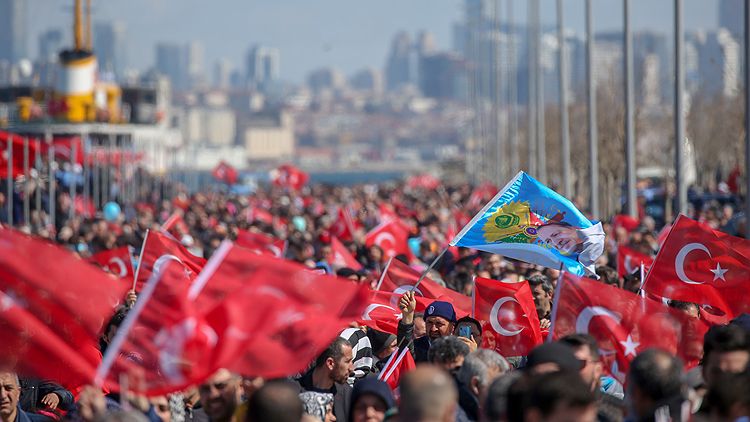 Yıllara göre AK Parti İstanbul mitinglerine kaç kişi katıldı? Yıllara göre AK Parti İstanbul mitinglerine kaç kişi katıldı? - 3. Resim