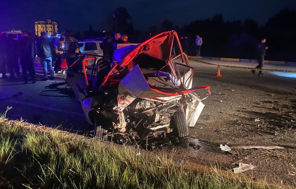 Antalya'da gece yarısı zincirleme kaza: 3 ölü - 1. Resim