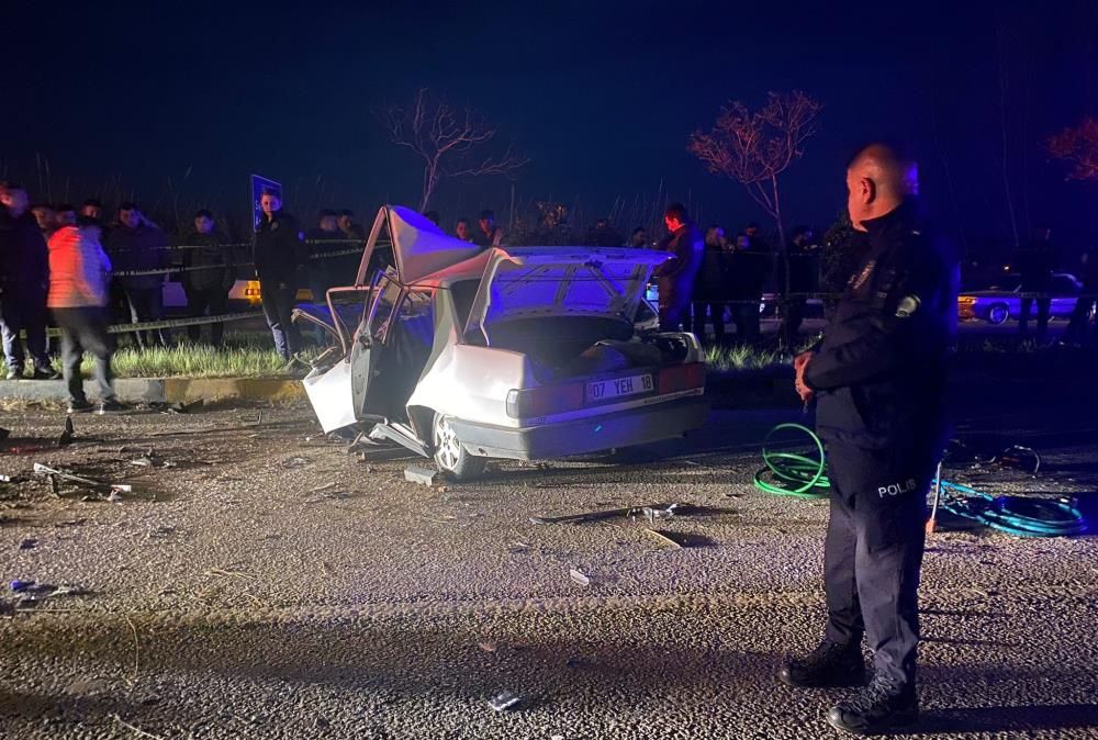 Antalya'da gece yarısı zincirleme kaza: 3 ölü - 4. Resim