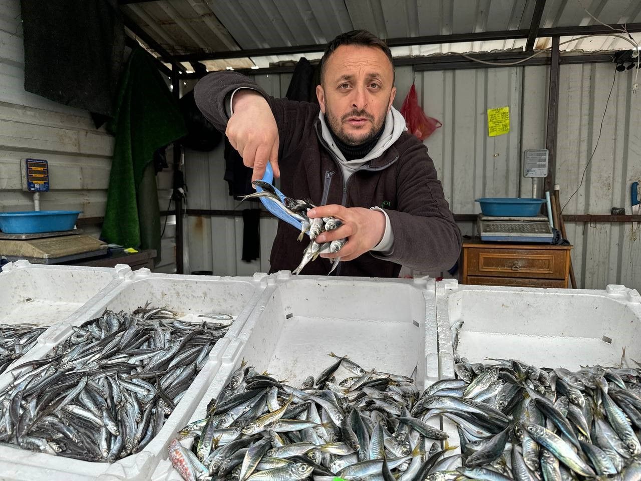Av yasağına sayılı gün kala balıkçılarda Ramazan mesaisi - 1. Resim