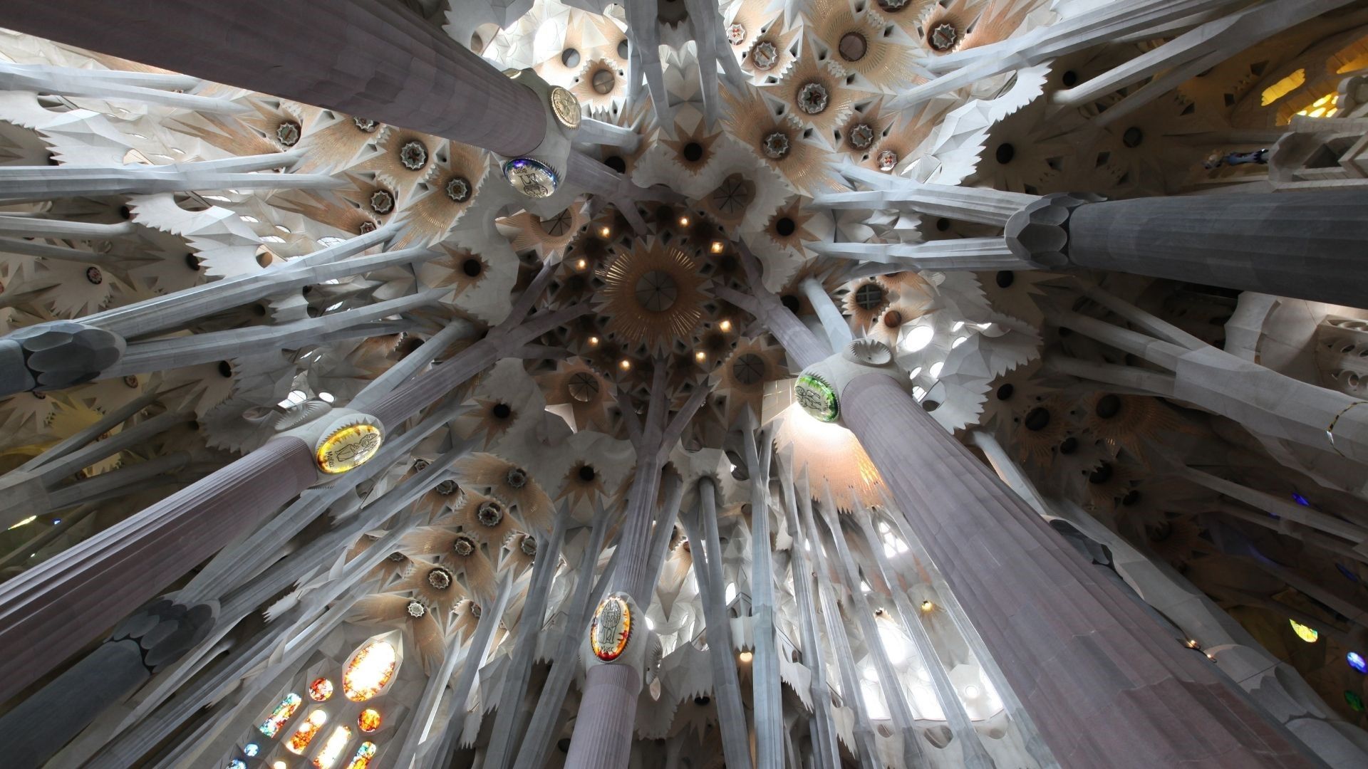 Eserini izlerken tren çarptı, sırrı 141 yıldır çözülemedi! La Sagrada Familia Kilisesi inşaatının 2026 yılında bitirilmesi planlanıyor - 2. Resim