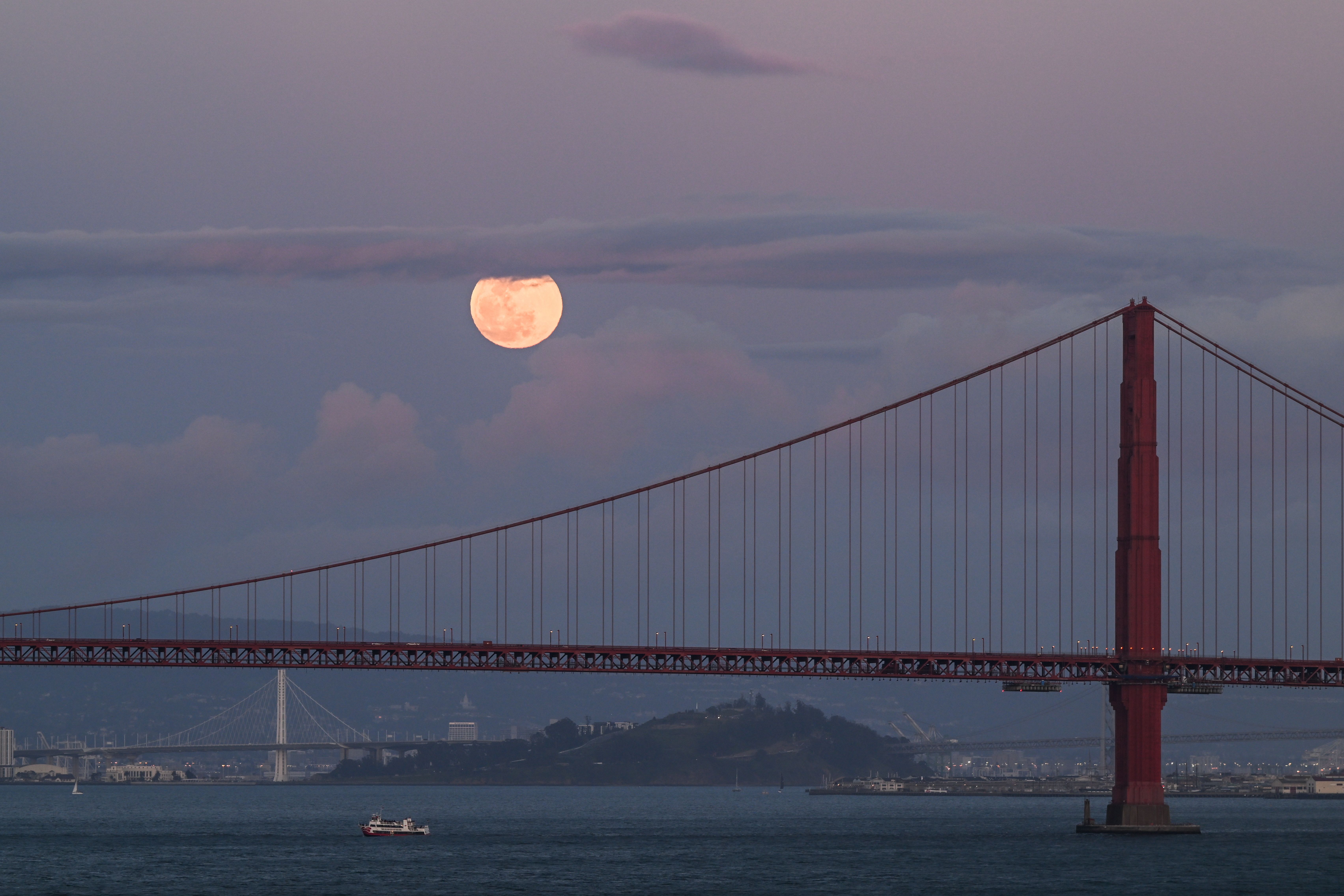 Gökyüzü nurlandı! Ramazan dolunayı ondördüncü gününde böyle görüntülendi - 11. Resim