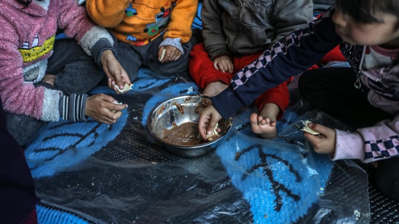 İsrail, Gazze'de vahşetin her türlüsünü deniyor... Ya aç kal ya da öl! - 1. Resim