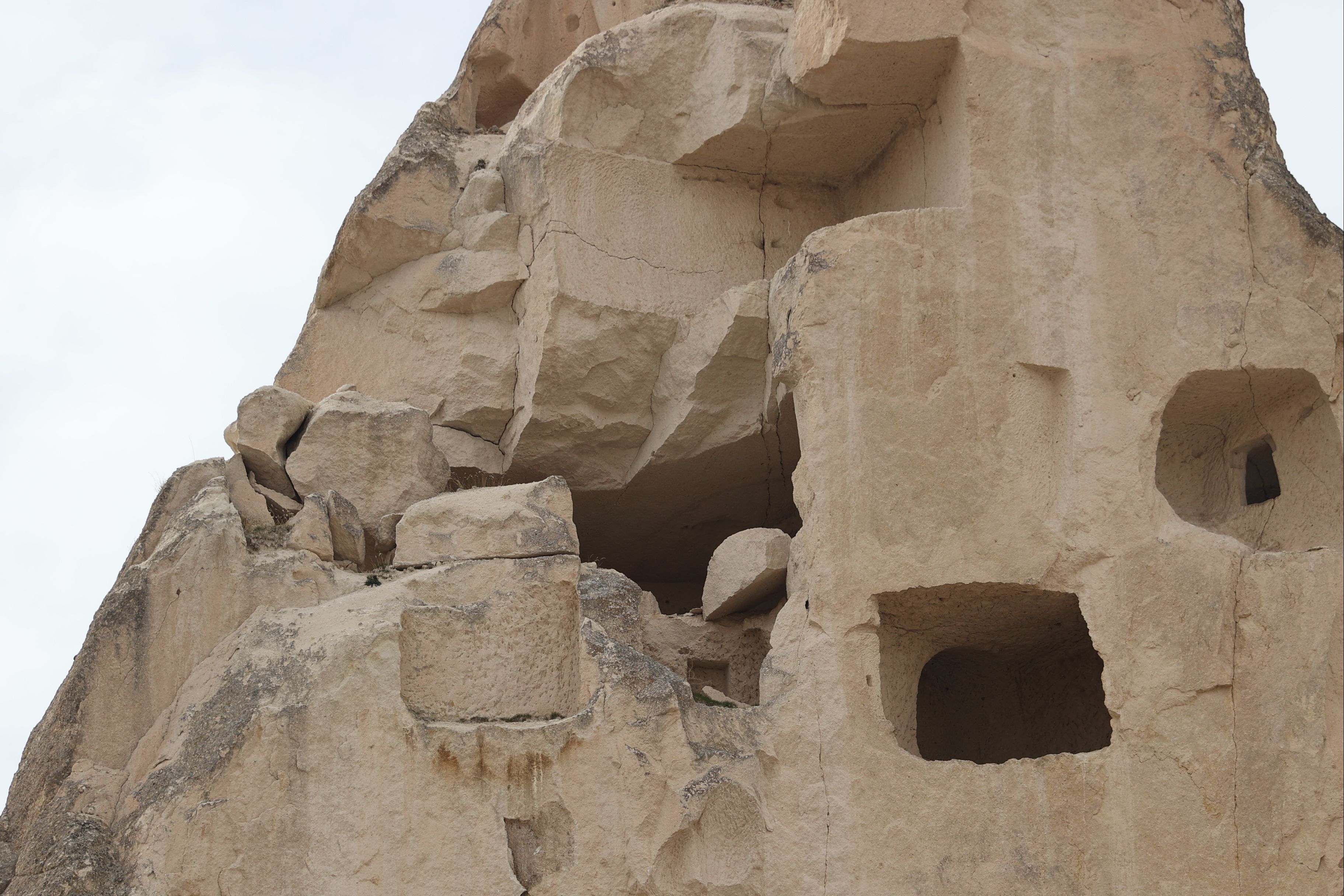 Kapadokya'da 4 peribacasında restorasyon başladı - 1. Resim