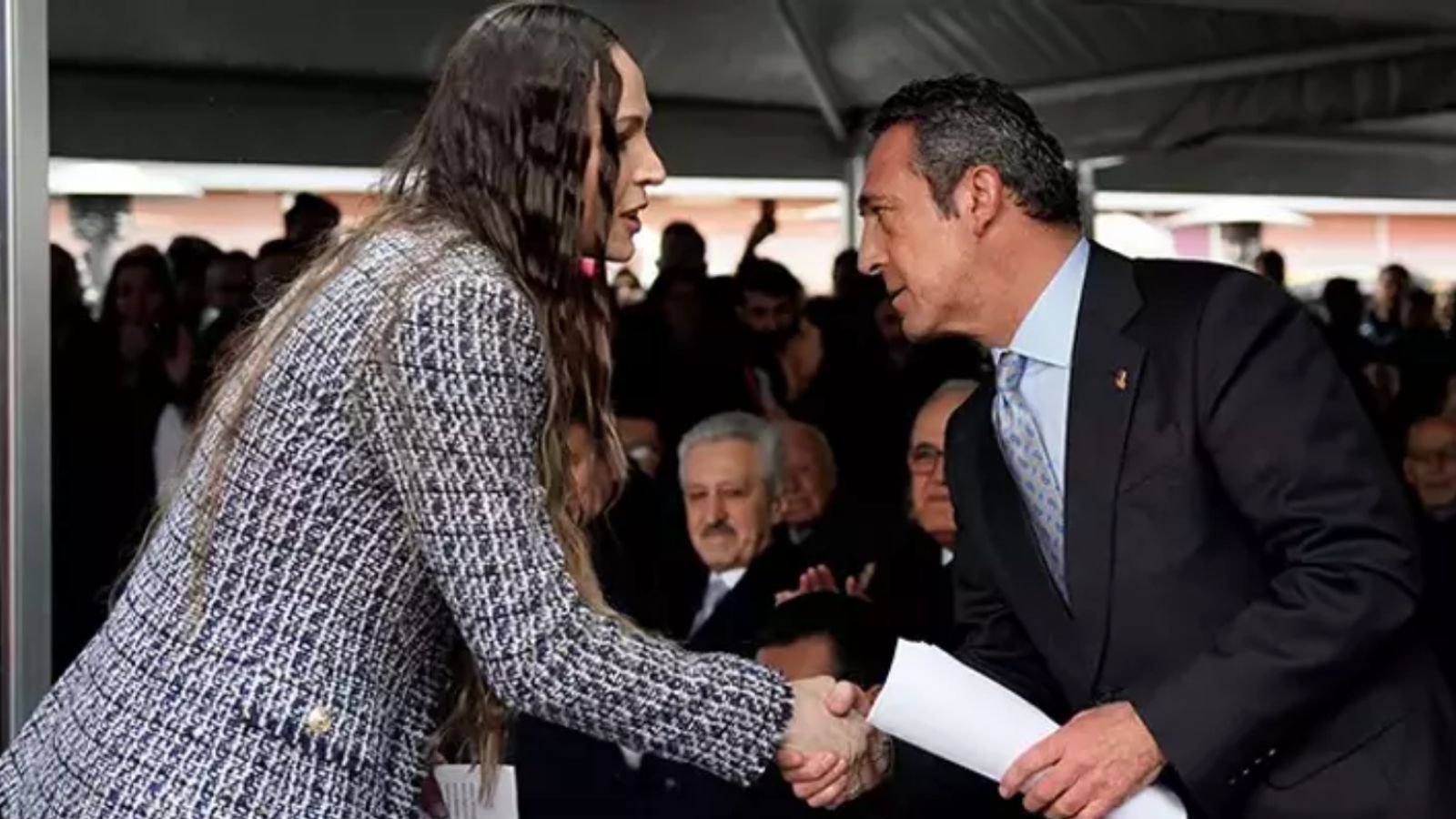 Ali Koç takıma veda etti! 'Önümüzdeki sene biz yokuz' Ali Koç takıma veda etti! 'Önümüzdeki sene biz yokuz' - 1. Resim
