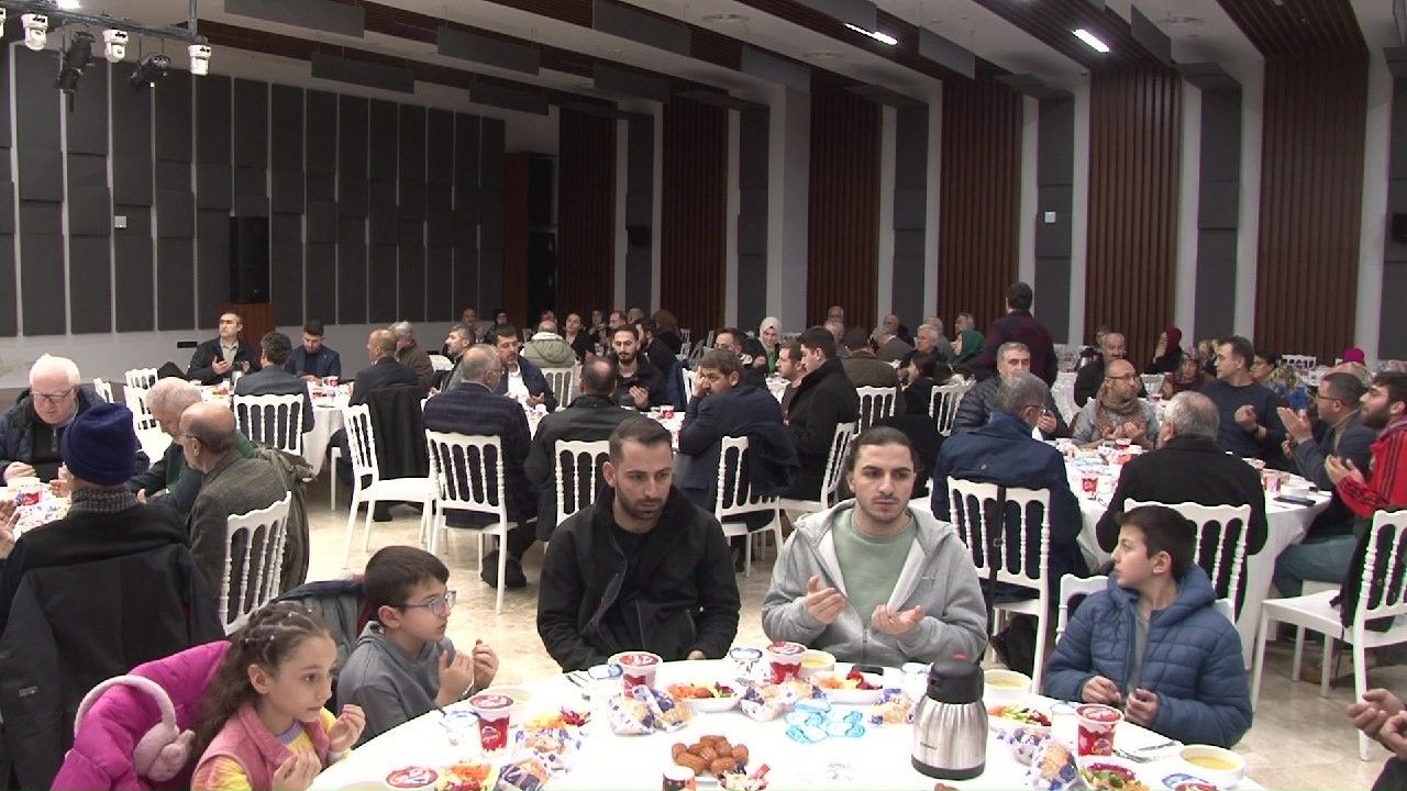 Demokrat Parti'de istifa depremi! 600 üye AK Parti'ye geçti - 2. Resim