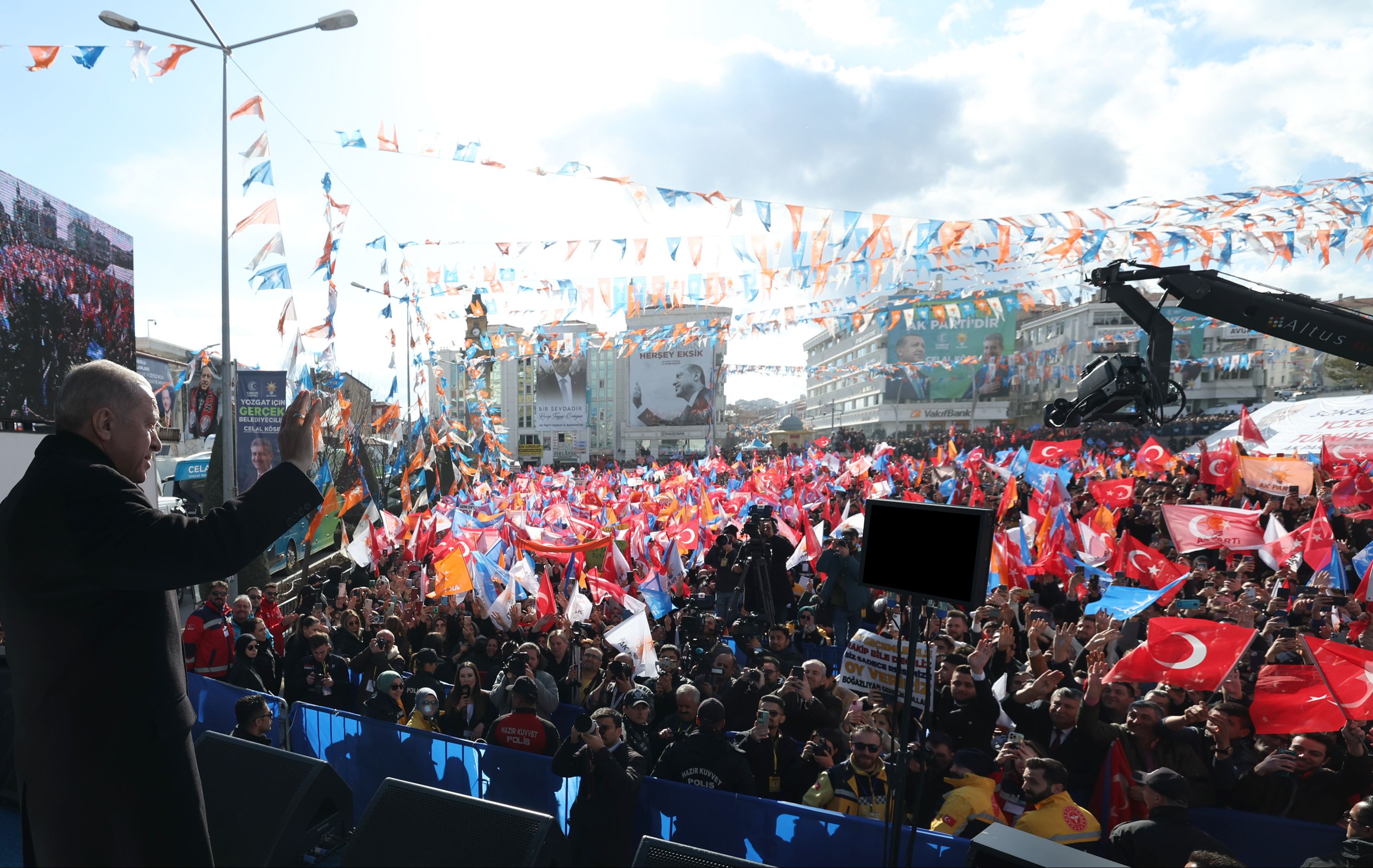 Erdoğan'dan muhalefete bir kez daha 'kara para' tepkisi: Çırak genel başkan selefinden bile fason çıktı Erdoğan'dan muhalefete bir kez daha 'kara para' tepkisi: Çırak genel başkan selefinden bile fason çıktı - 3. Resim