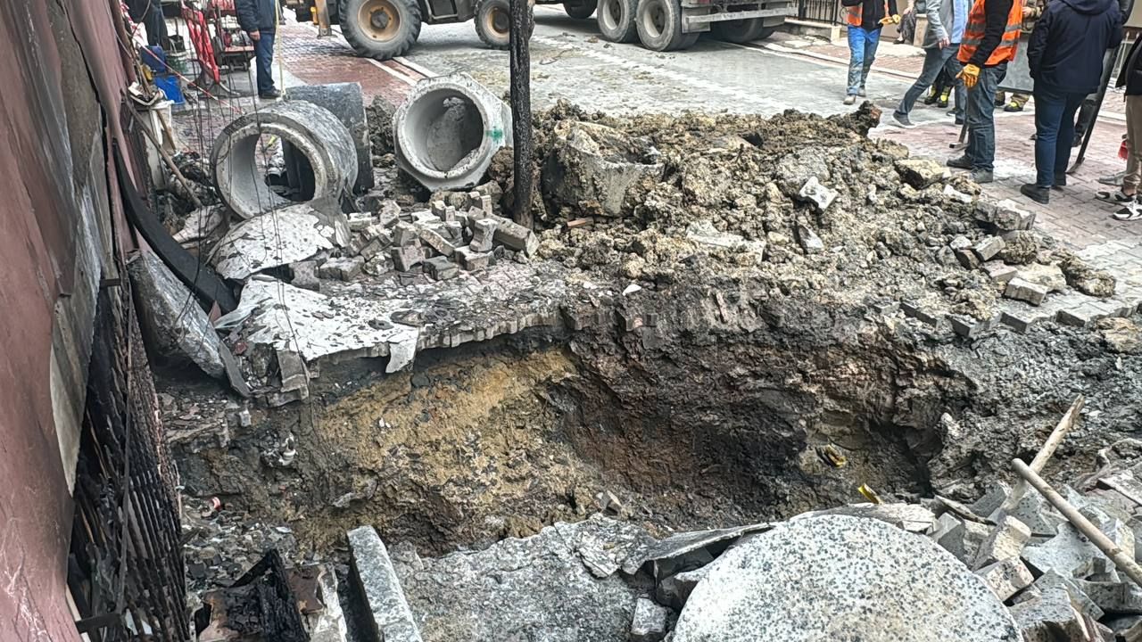 Esenyurt'ta mahalleliyi sokağa döken patlama Esenyurt'ta mahalleliyi sokağa döken patlama - 3. Resim