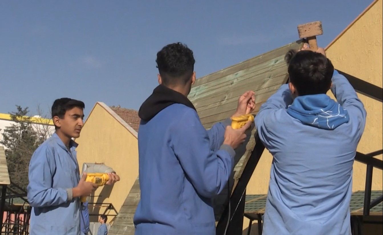 Fabrika gibi okul! İki aylık ciro 11 milyon lira - 2. Resim