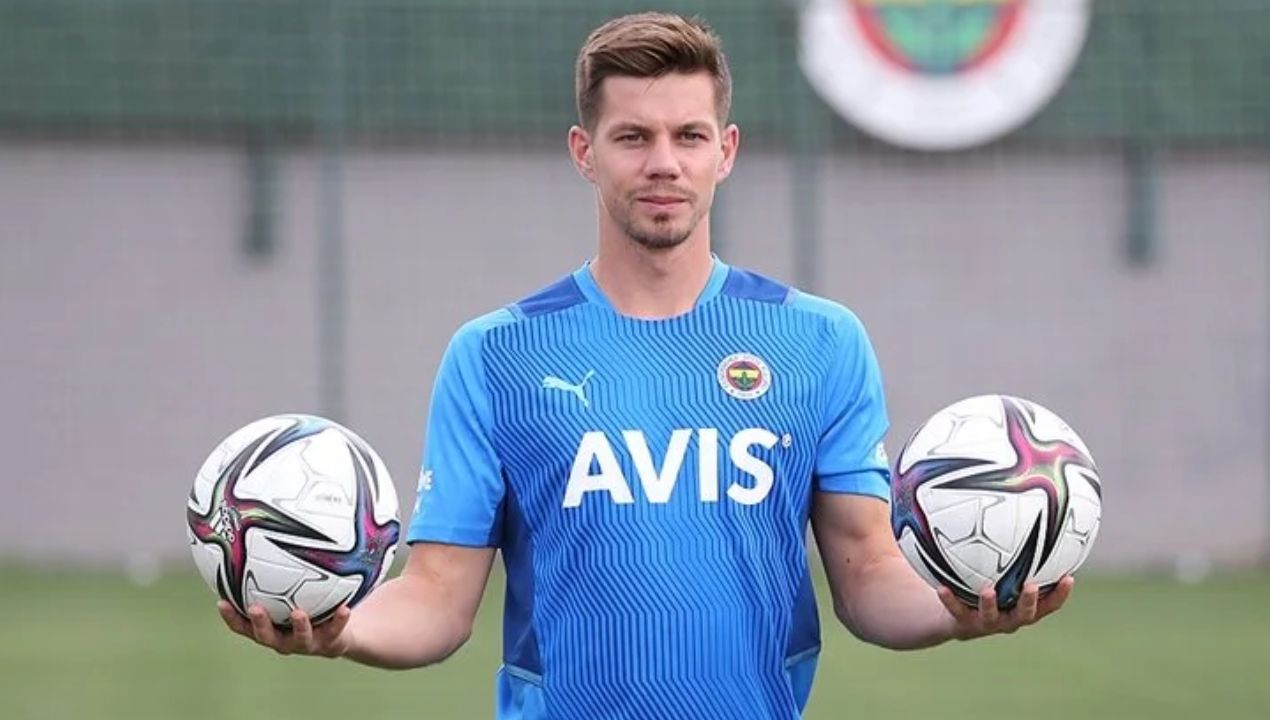 Fenerbahçe'de ayrılık! Gözden düşen Miha Zajc'a Süper Lig'den teklif Fenerbahçe'de ayrılık! Gözden düşen Miha Zajc'a Süper Lig'den teklif - 1. Resim