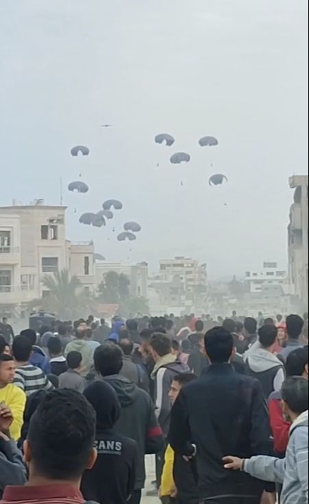 Gazze'de insani yardım izdihamı! 18 Filistinli hayatını kaybetti - 2. Resim