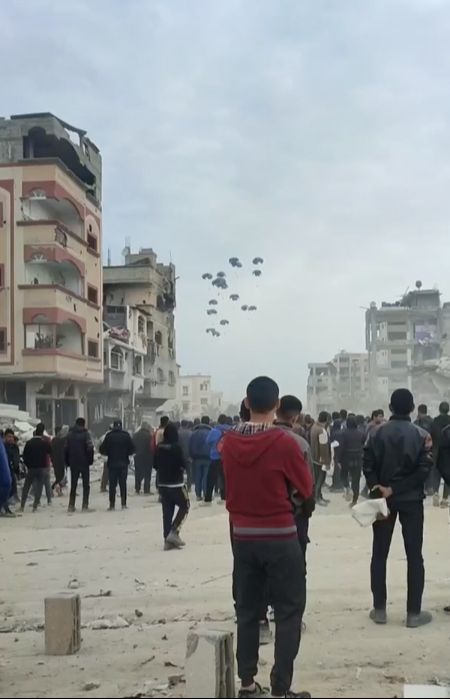 Gazze'de insani yardım izdihamı! 18 Filistinli hayatını kaybetti - 1. Resim