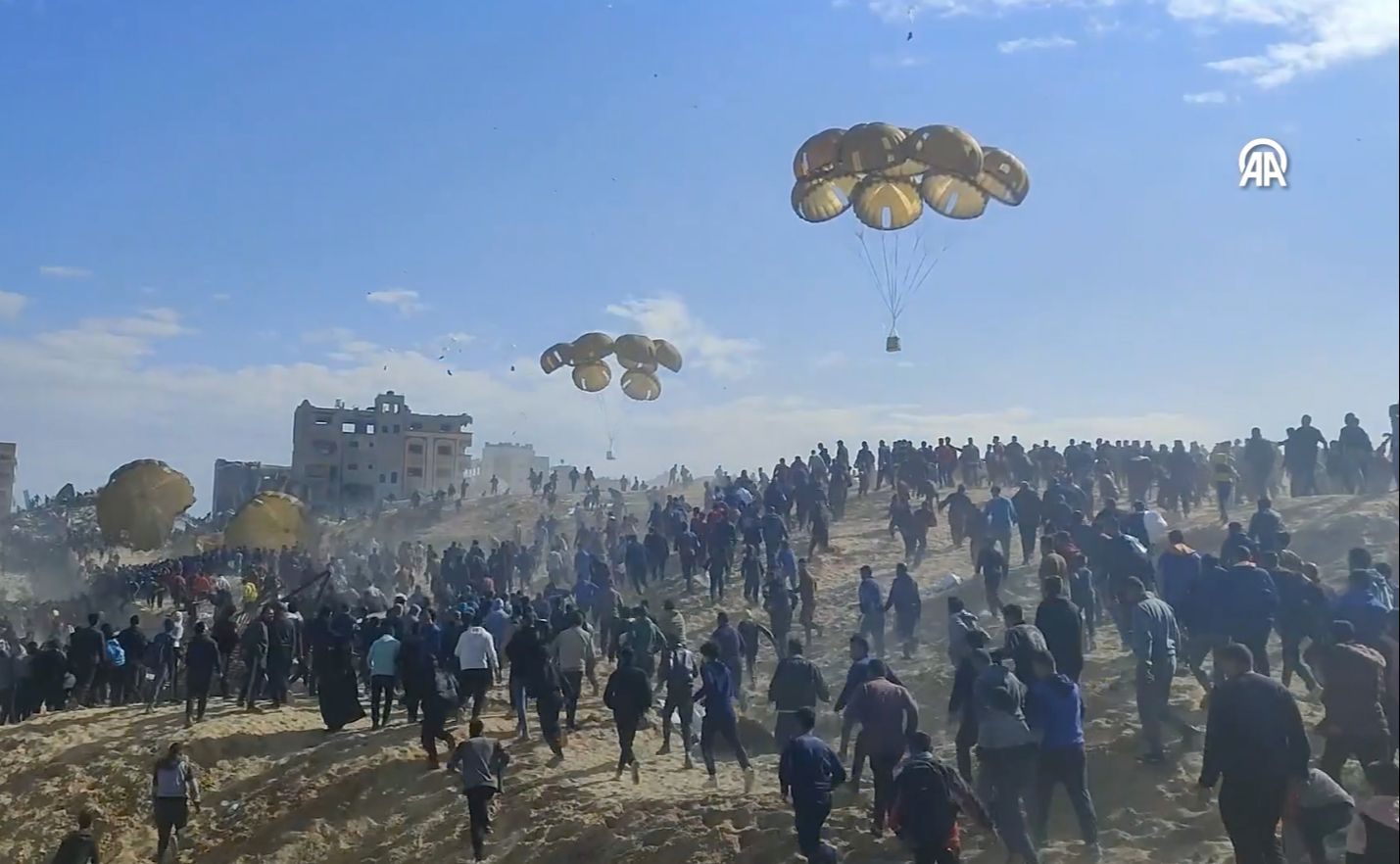 Gazze'de insani yardım izdihamı! 18 Filistinli hayatını kaybetti - 3. Resim