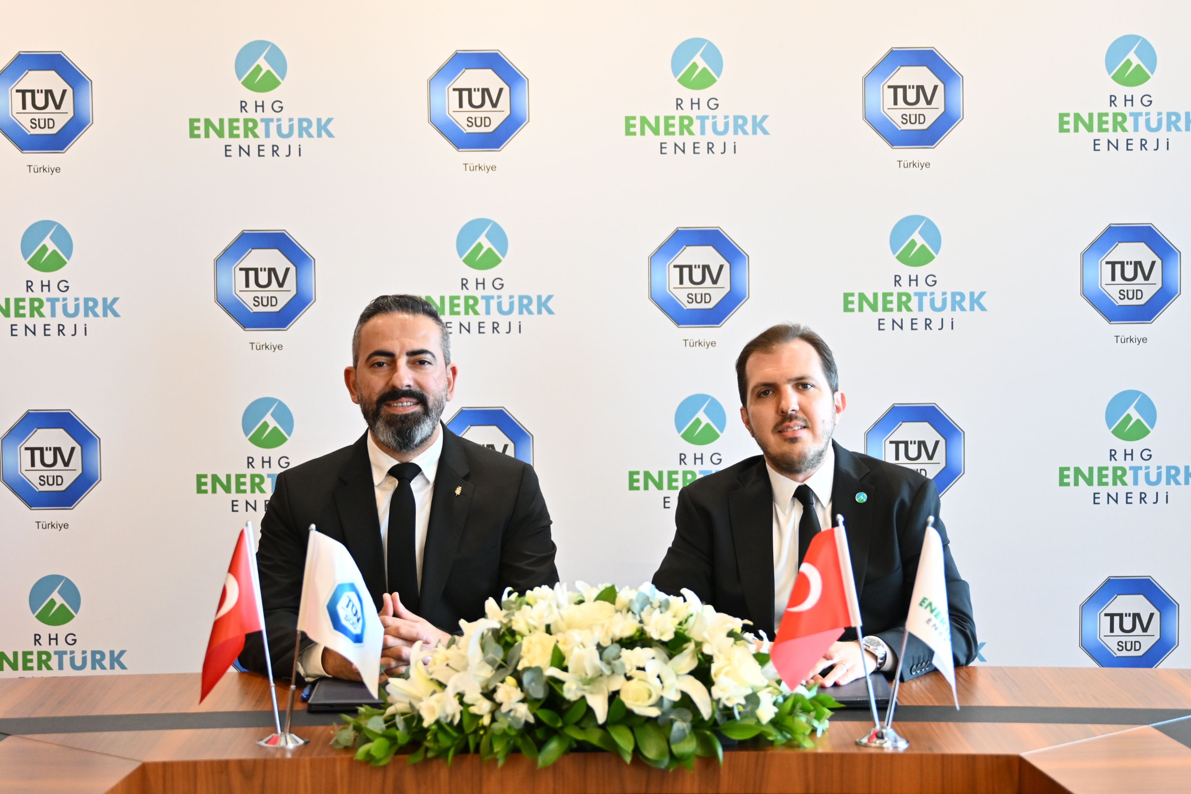 Türkiye'de elektrikli araç şarj istasyonu sektöründe bir ilk! Türkiye'de elektrikli araç şarj istasyonu sektöründe bir ilk! - 2. Resim