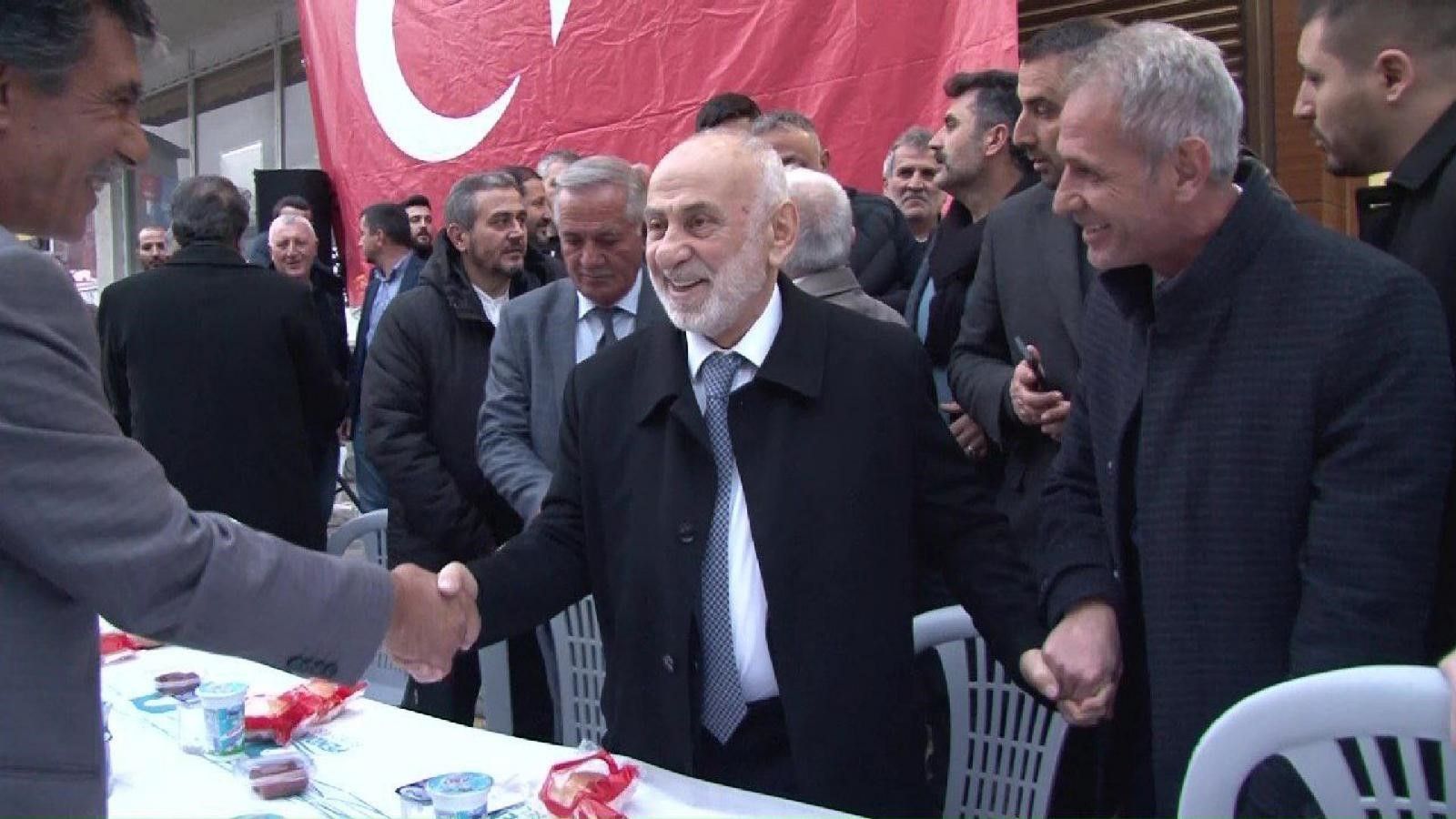 AK Parti'ye geçen Suat Pamukçu'dan YRP'lilere çağrı: Bu bir beka seçimi, ona göre oy kullansınlar AK Parti'ye geçen Suat Pamukçu'dan YRP'lilere çağrı: Bu bir beka seçimi, ona göre oy kullansınlar - 1. Resim