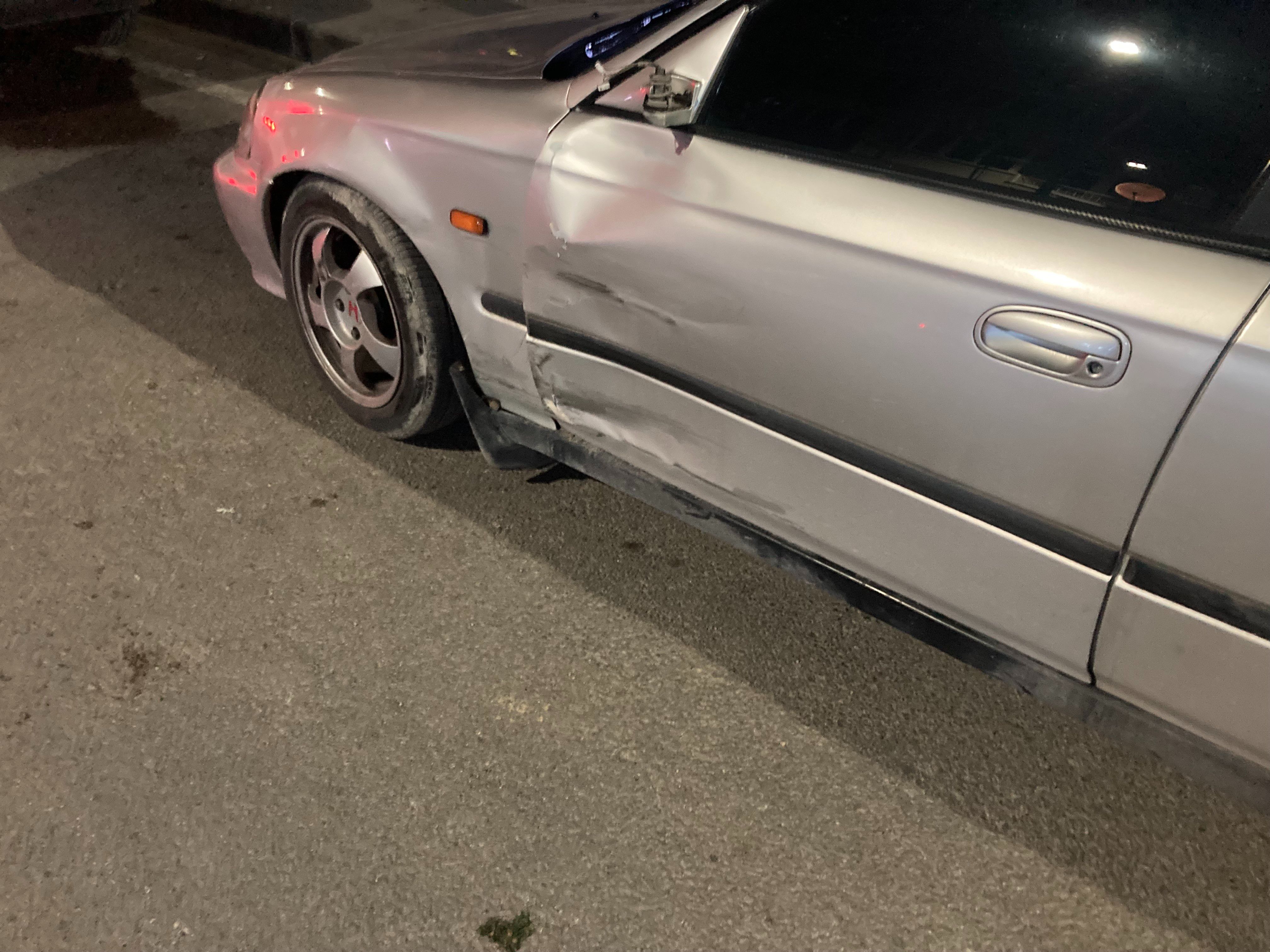 Aşırı hızlı ve ehliyetsiz! Otomobile çarpan motosiklet savrulup karşı şeride geçti Aşırı hızlı ve ehliyetsiz! Otomobile çarpan motosiklet savrulup karşı şeride geçti - 1. Resim