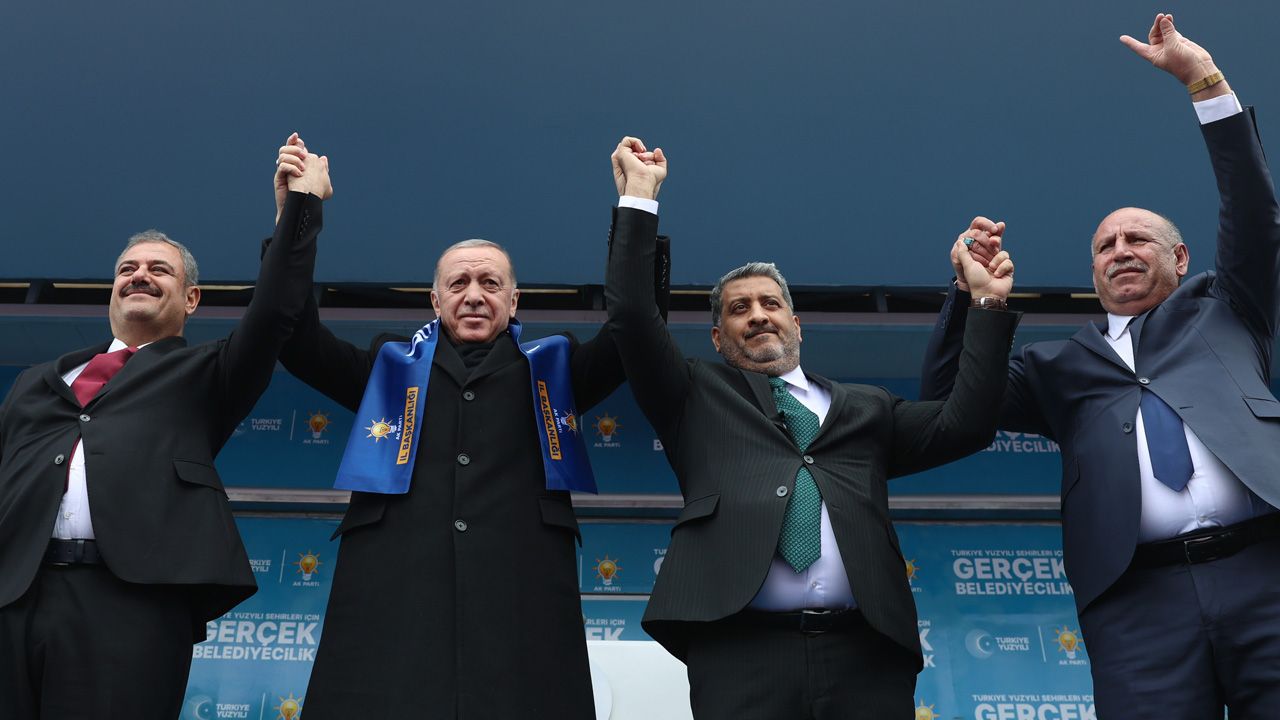 Cumhurbaşkanı Erdoğan'dan Diyarbakır'da dikkat çeken mesajlar: Terörle arasına mesafe koyan herkesle oturur konuşuruz Cumhurbaşkanı Erdoğan'dan Diyarbakır'da dikkat çeken mesajlar: Terörle arasına mesafe koyan herkesle oturur konuşuruz - 3. Resim
