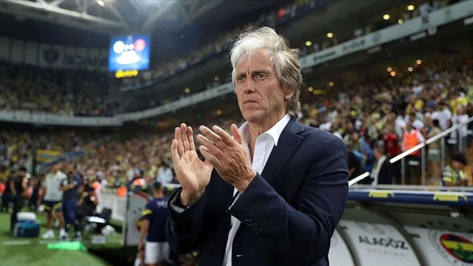 Edin Dzeko için dudak uçuklatan teklif! Yıldız futbolcunun cevabı bekleniyor Edin Dzeko için dudak uçuklatan teklif! Yıldız futbolcunun cevabı bekleniyor - 1. Resim